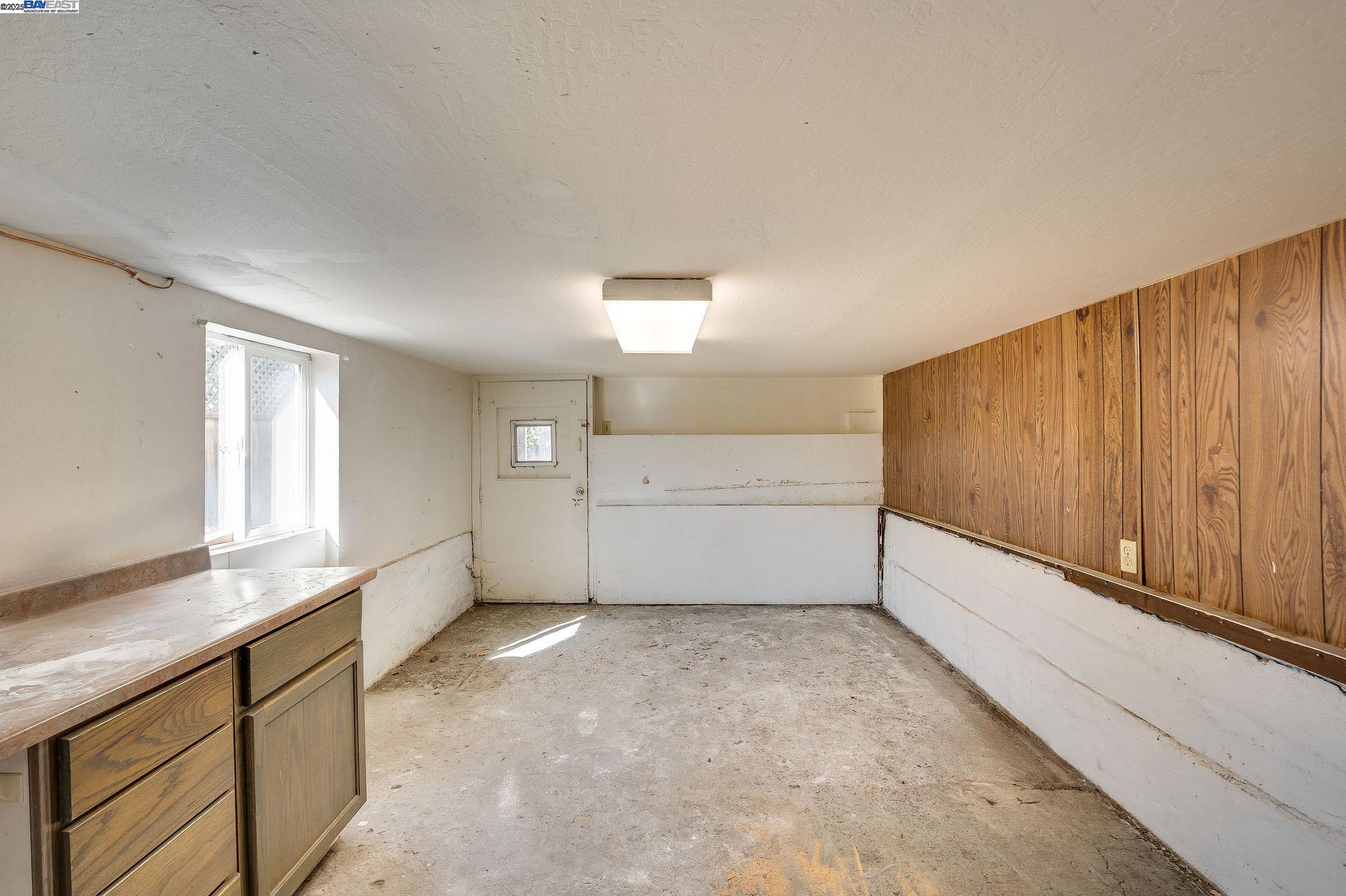 Detail Gallery Image 36 of 38 For 4400 Virginia Ave, Oakland,  CA 94619 - 2 Beds | 1 Baths