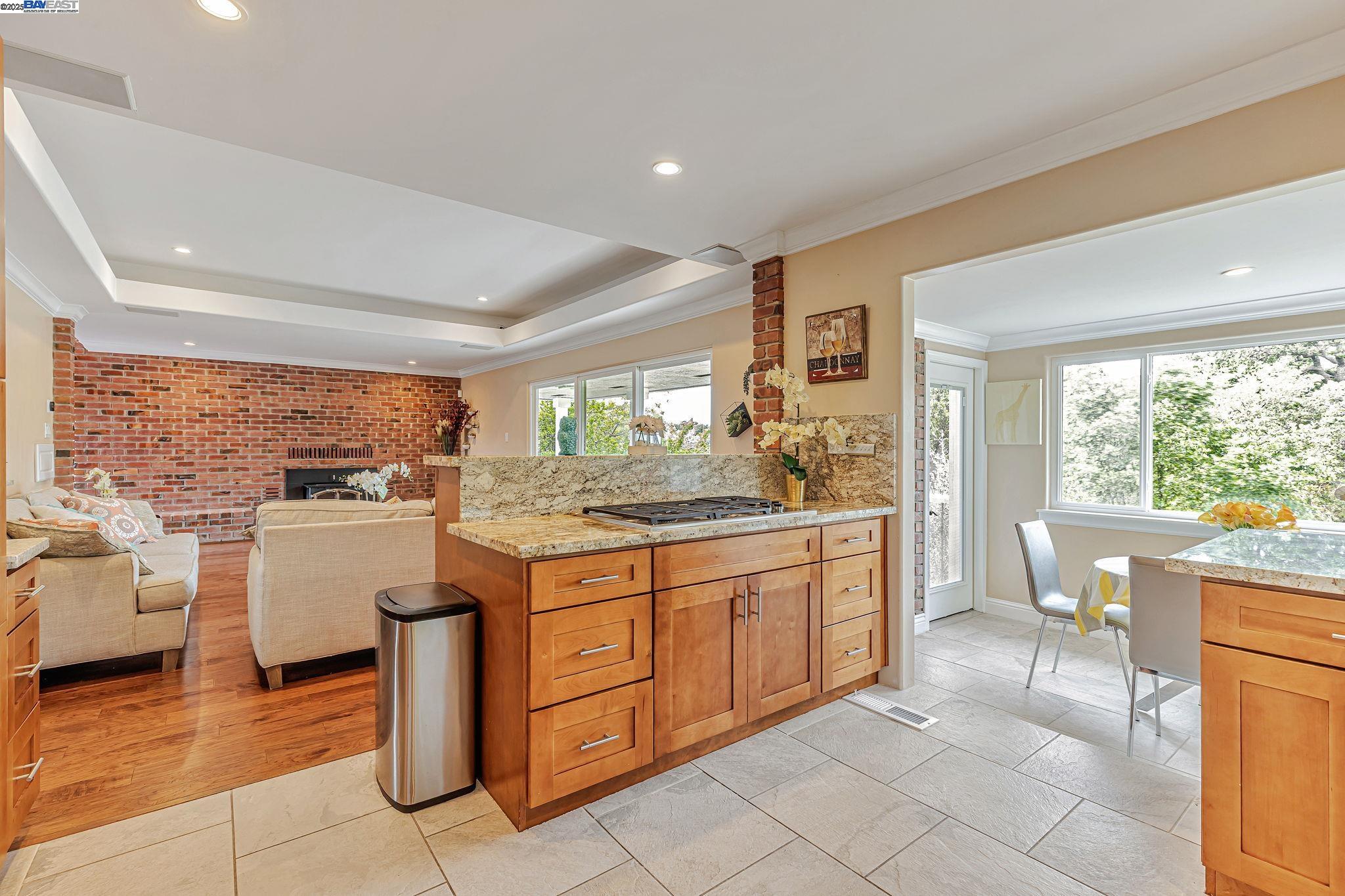 Detail Gallery Image 15 of 57 For 1939 Carzino Ct, Concord,  CA 94521 - 4 Beds | 2/2 Baths