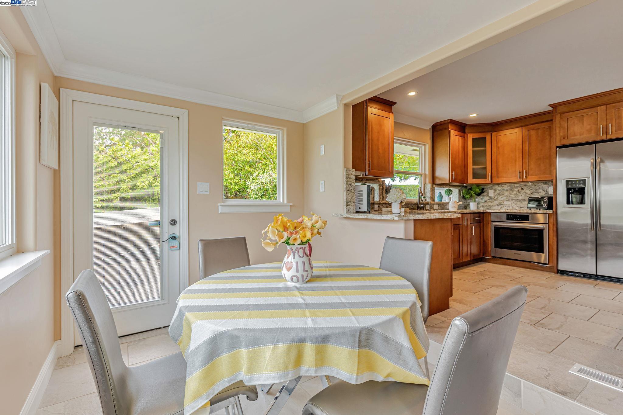 Detail Gallery Image 19 of 57 For 1939 Carzino Ct, Concord,  CA 94521 - 4 Beds | 2/2 Baths