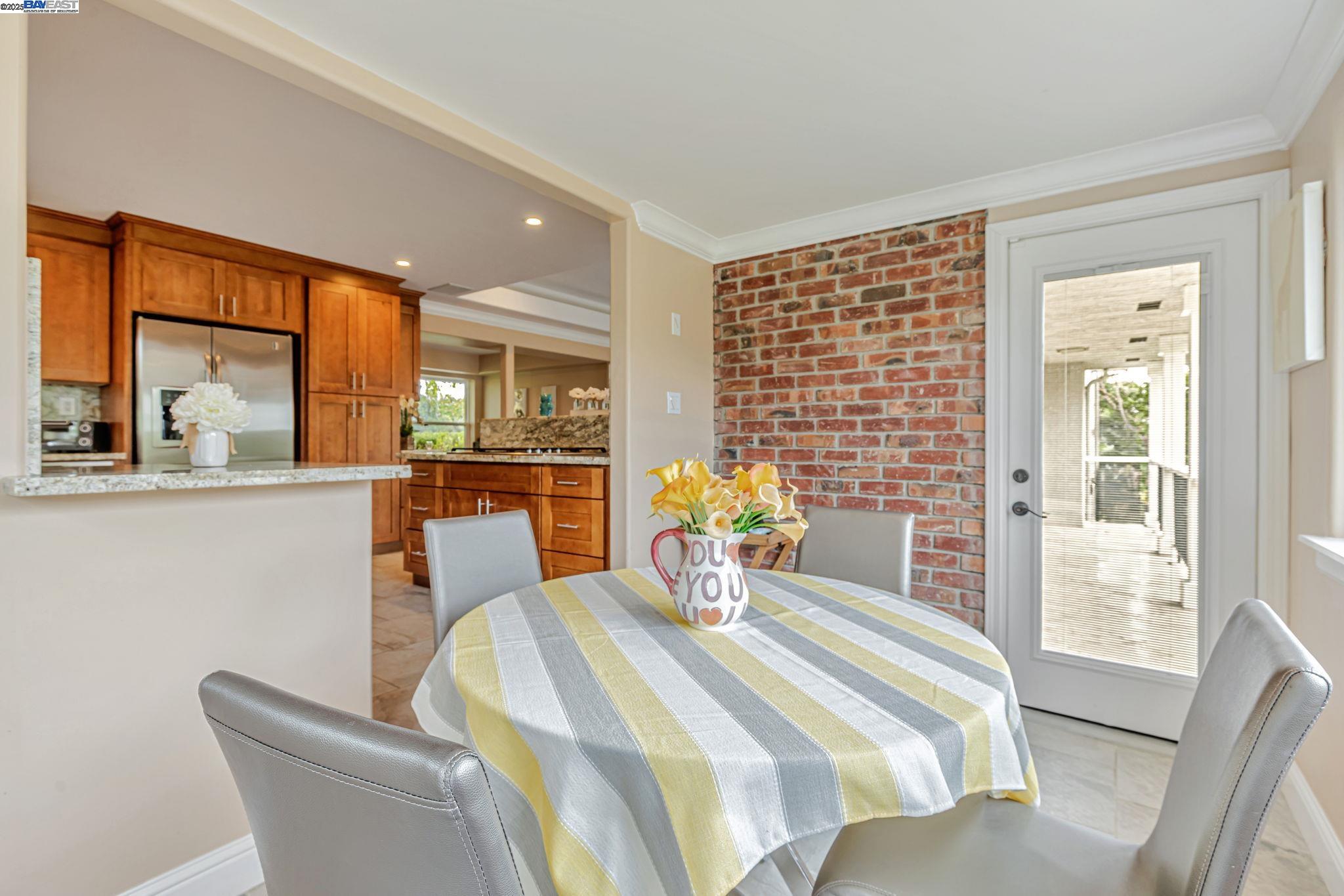 Detail Gallery Image 20 of 57 For 1939 Carzino Ct, Concord,  CA 94521 - 4 Beds | 2/2 Baths