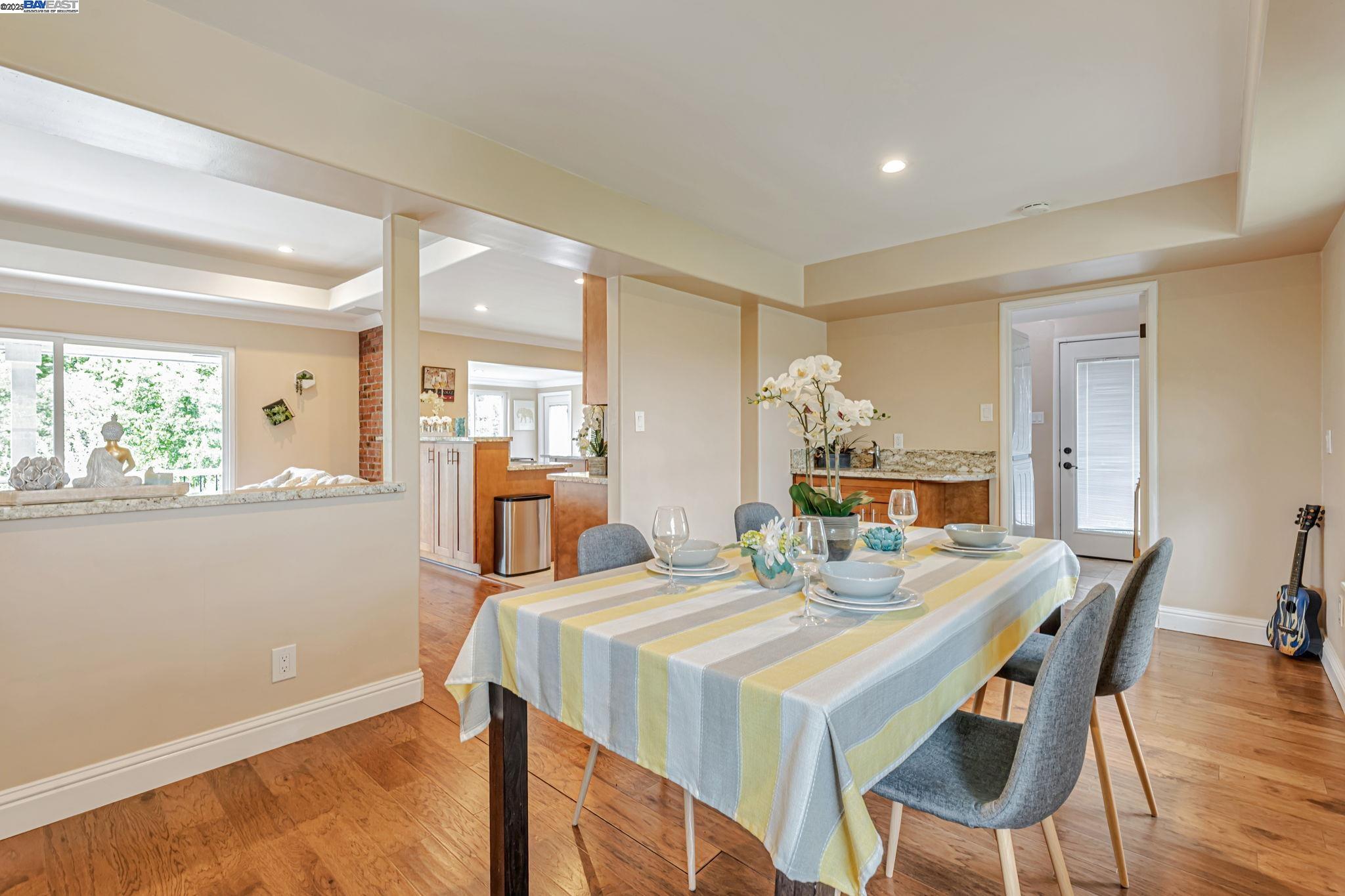Detail Gallery Image 22 of 57 For 1939 Carzino Ct, Concord,  CA 94521 - 4 Beds | 2/2 Baths