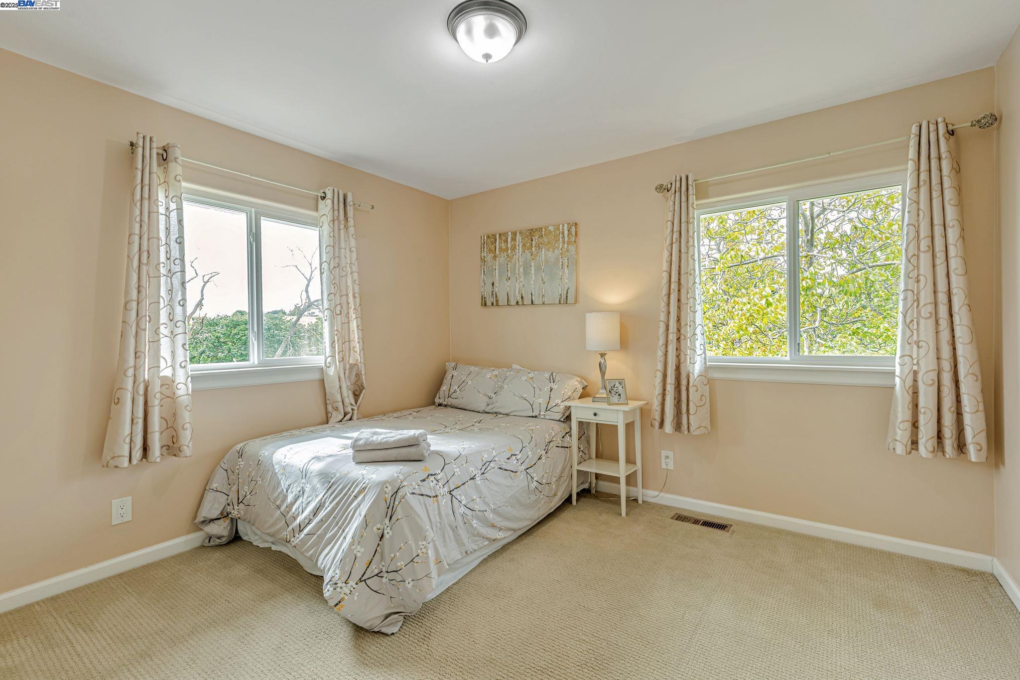 Detail Gallery Image 33 of 57 For 1939 Carzino Ct, Concord,  CA 94521 - 4 Beds | 2/2 Baths