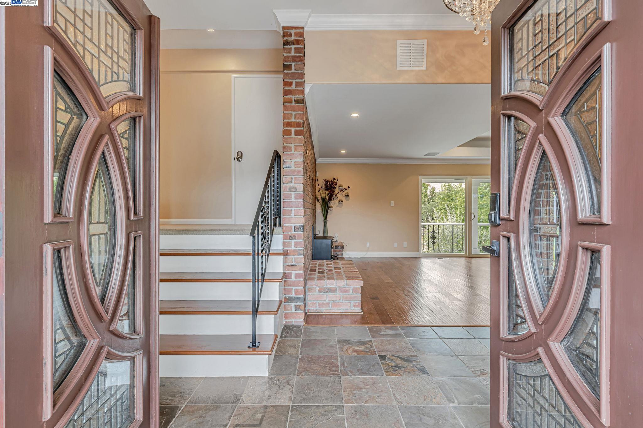 Detail Gallery Image 7 of 57 For 1939 Carzino Ct, Concord,  CA 94521 - 4 Beds | 2/2 Baths