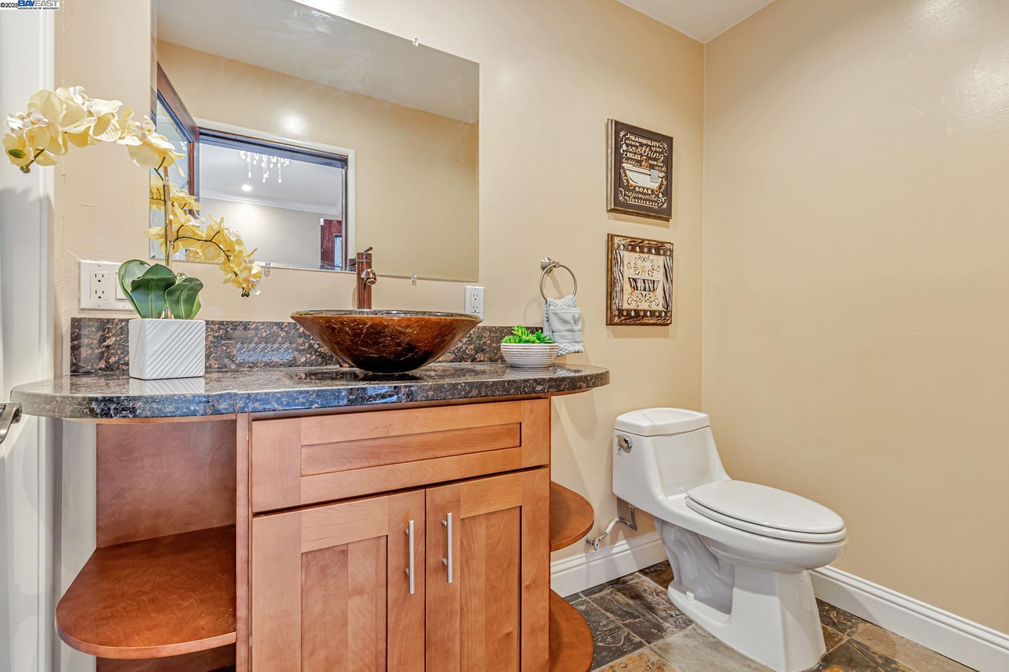Detail Gallery Image 8 of 57 For 1939 Carzino Ct, Concord,  CA 94521 - 4 Beds | 2/2 Baths