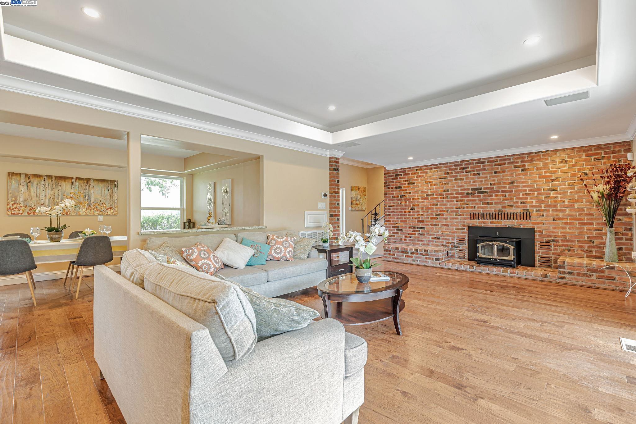 Detail Gallery Image 10 of 57 For 1939 Carzino Ct, Concord,  CA 94521 - 4 Beds | 2/2 Baths