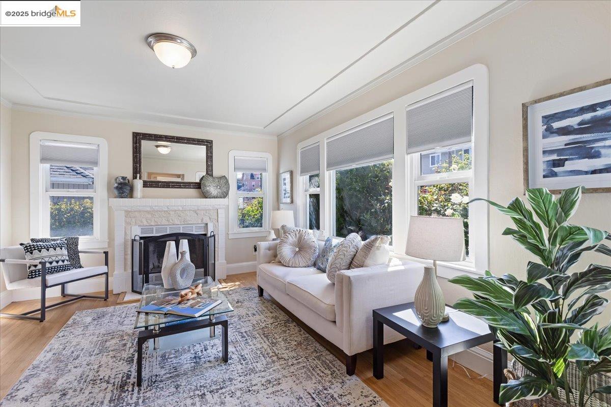 Detail Gallery Image 1 of 20 For 2256 48th Ave, Oakland,  CA 94601 - 2 Beds | 1 Baths