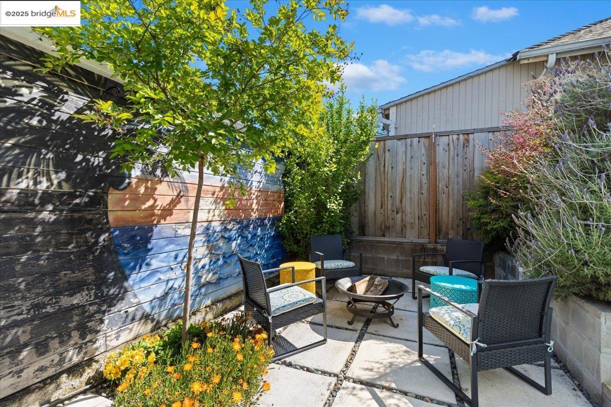 Detail Gallery Image 19 of 20 For 2256 48th Ave, Oakland,  CA 94601 - 2 Beds | 1 Baths