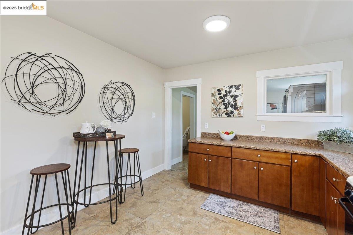 Detail Gallery Image 10 of 20 For 2256 48th Ave, Oakland,  CA 94601 - 2 Beds | 1 Baths
