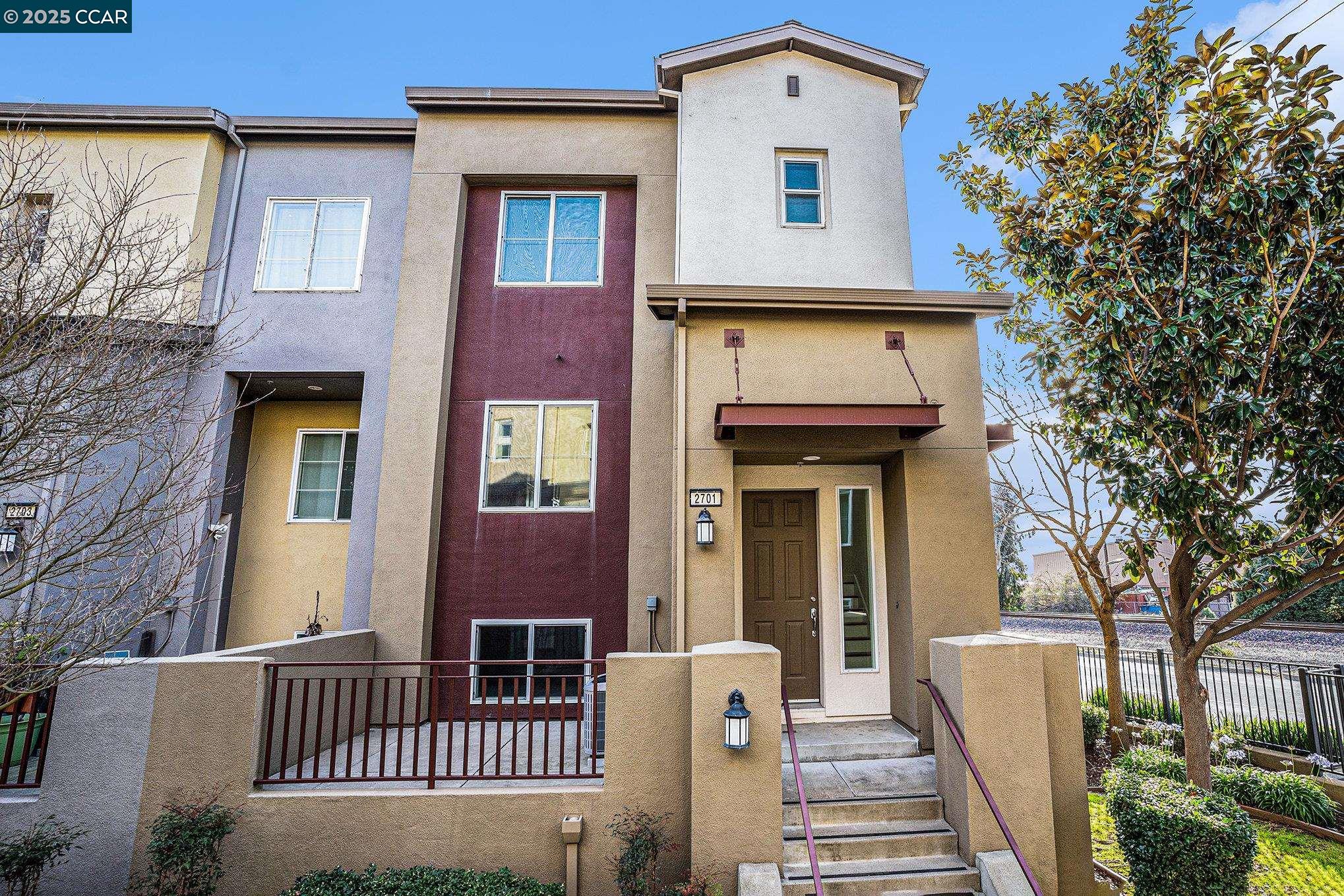 More Details about MLS # 41095588 : 2701 HOLLY ST