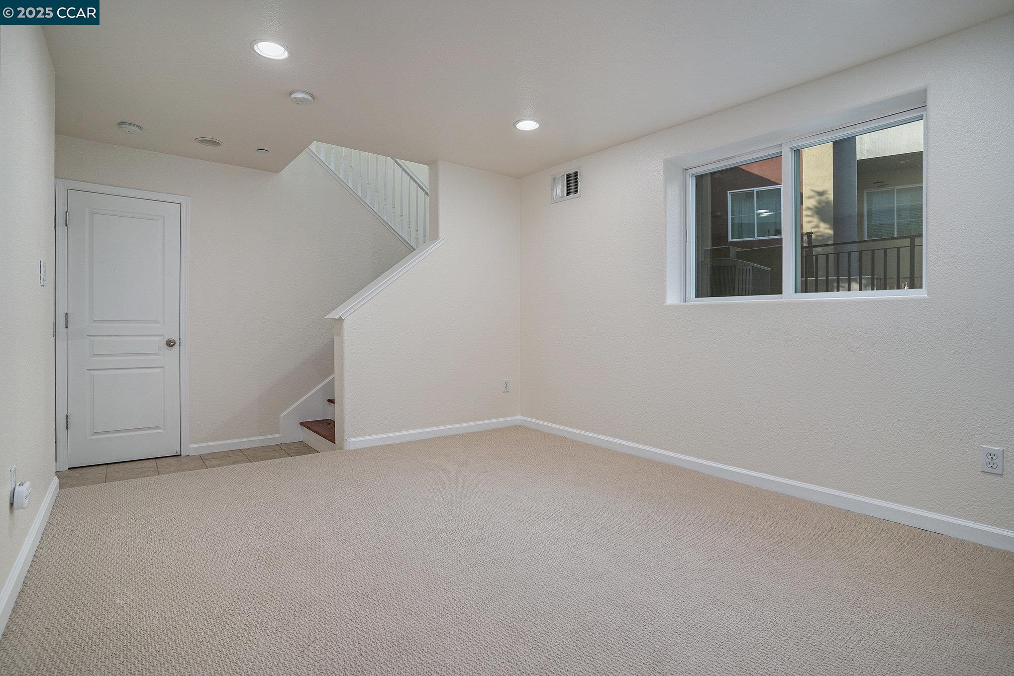 Detail Gallery Image 5 of 36 For 2701 Holly St, San Pablo,  CA 94806 - 3 Beds | 2/1 Baths