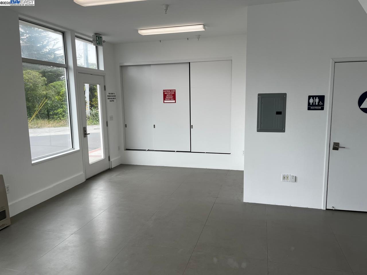 411 Dondee St Unit A, Pacifica, California 94044, ,Commercial Lease,For Rent,411 Dondee St Unit A,41095589