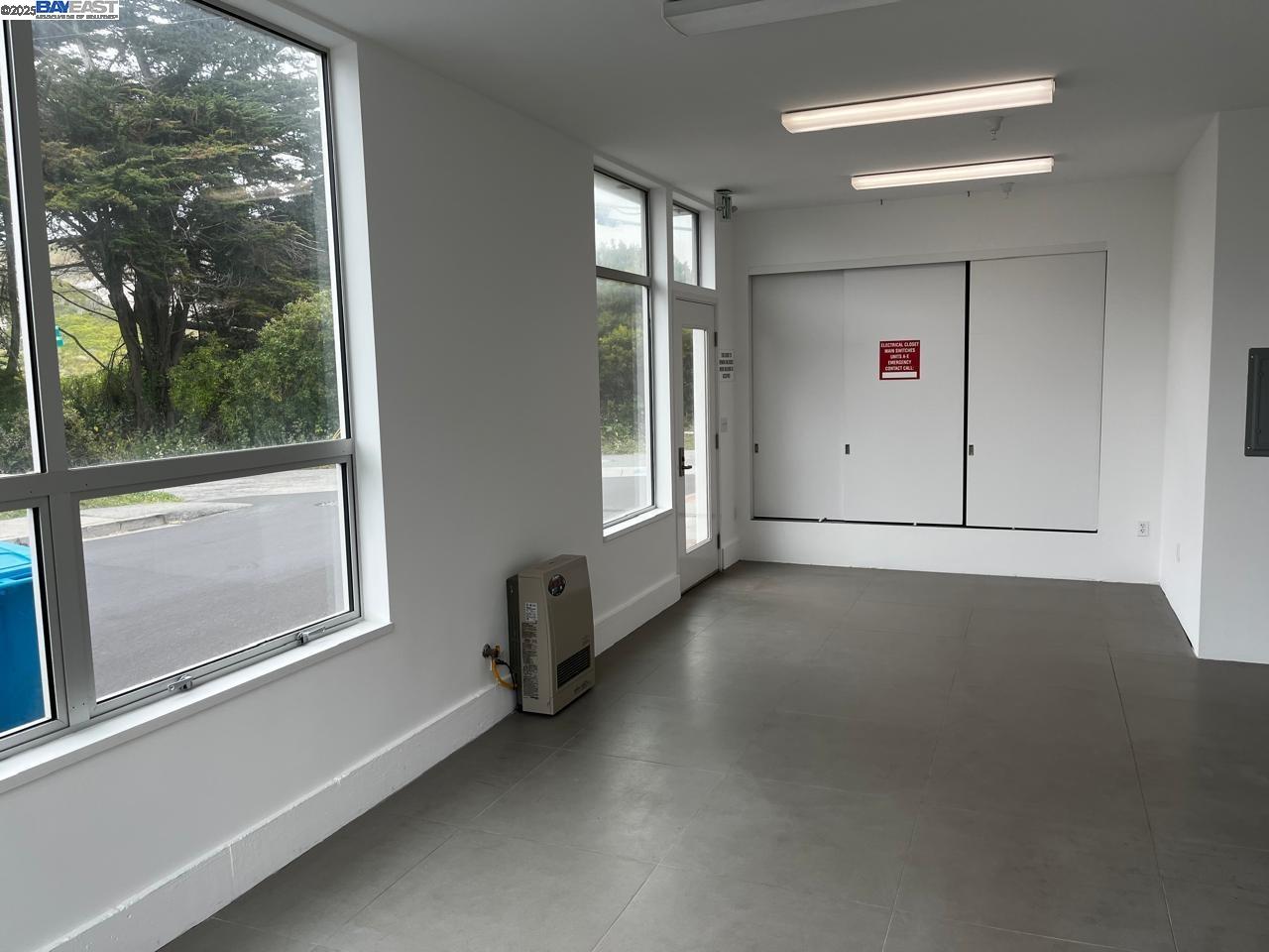 411 Dondee St Unit A, Pacifica, California 94044, ,Commercial Lease,For Rent,411 Dondee St Unit A,41095589
