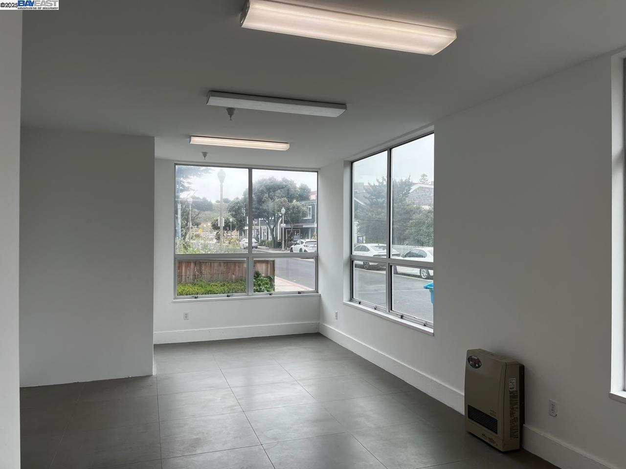 411 Dondee St Unit A, Pacifica, California 94044, ,Commercial Lease,For Rent,411 Dondee St Unit A,41095589