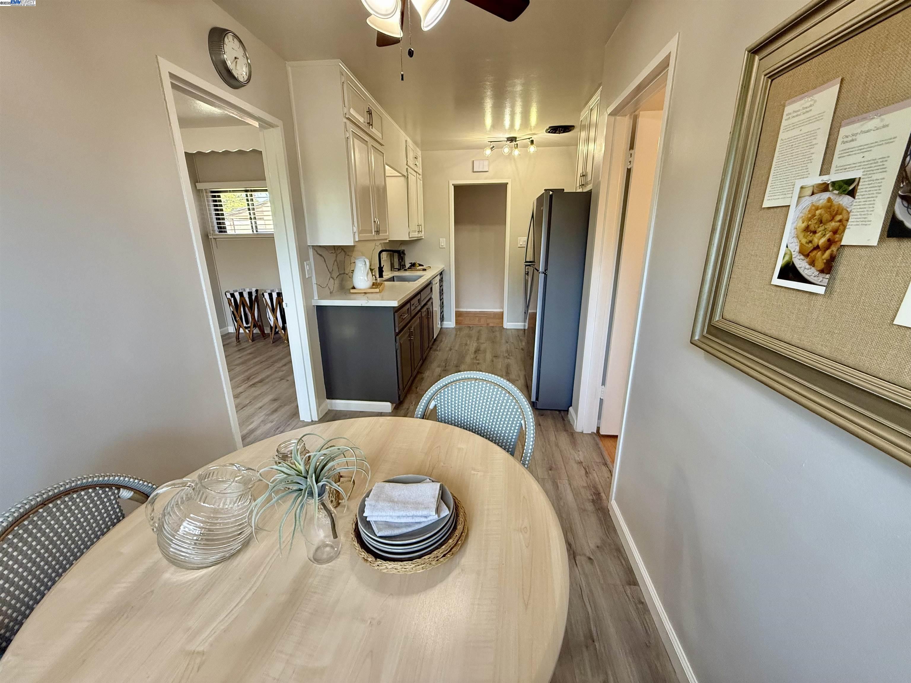 Detail Gallery Image 11 of 47 For 15966 Saint Johns Dr, San Lorenzo,  CA 94580 - 3 Beds | 2 Baths