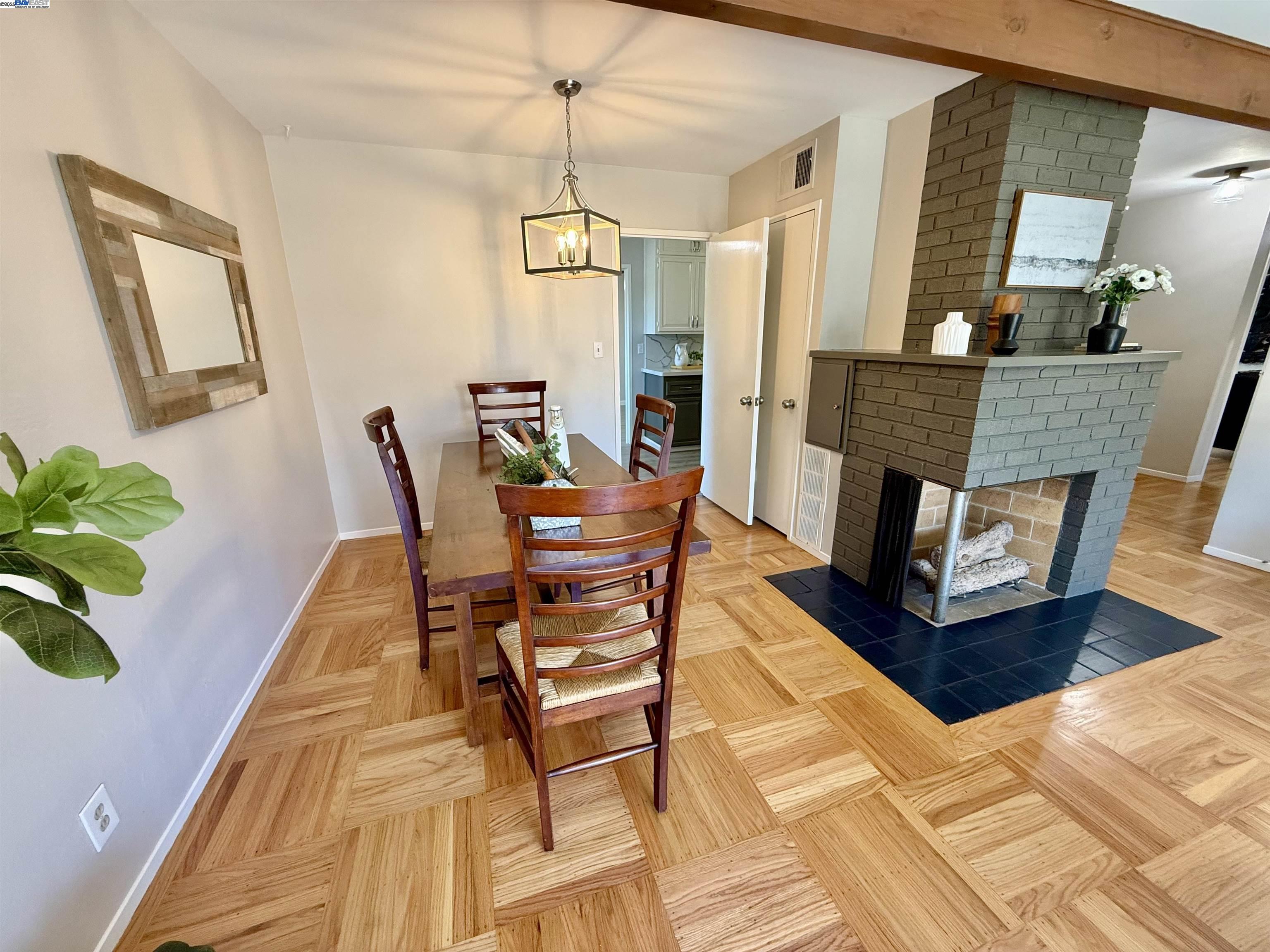 Detail Gallery Image 18 of 47 For 15966 Saint Johns Dr, San Lorenzo,  CA 94580 - 3 Beds | 2 Baths