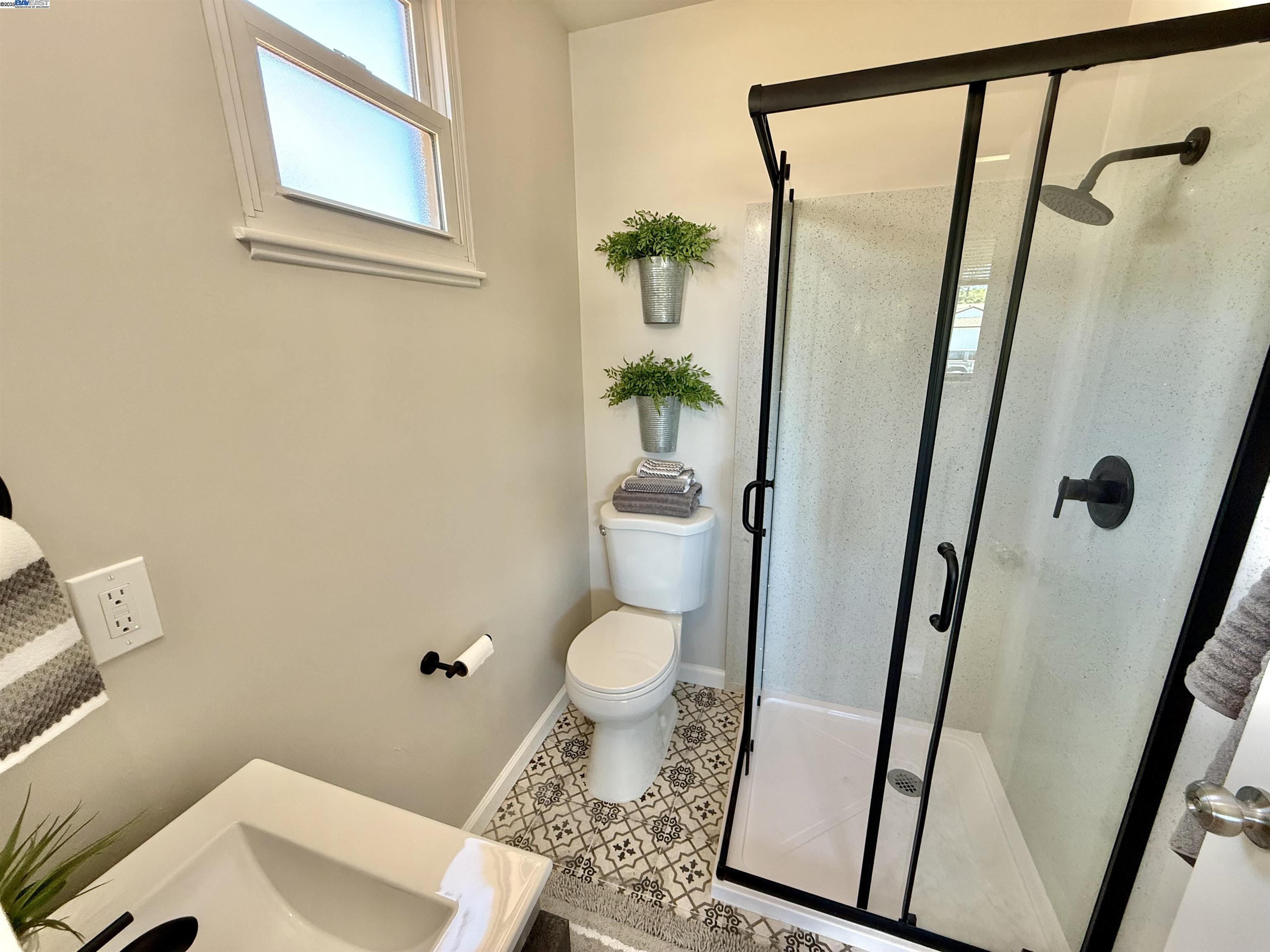 Detail Gallery Image 34 of 47 For 15966 Saint Johns Dr, San Lorenzo,  CA 94580 - 3 Beds | 2 Baths