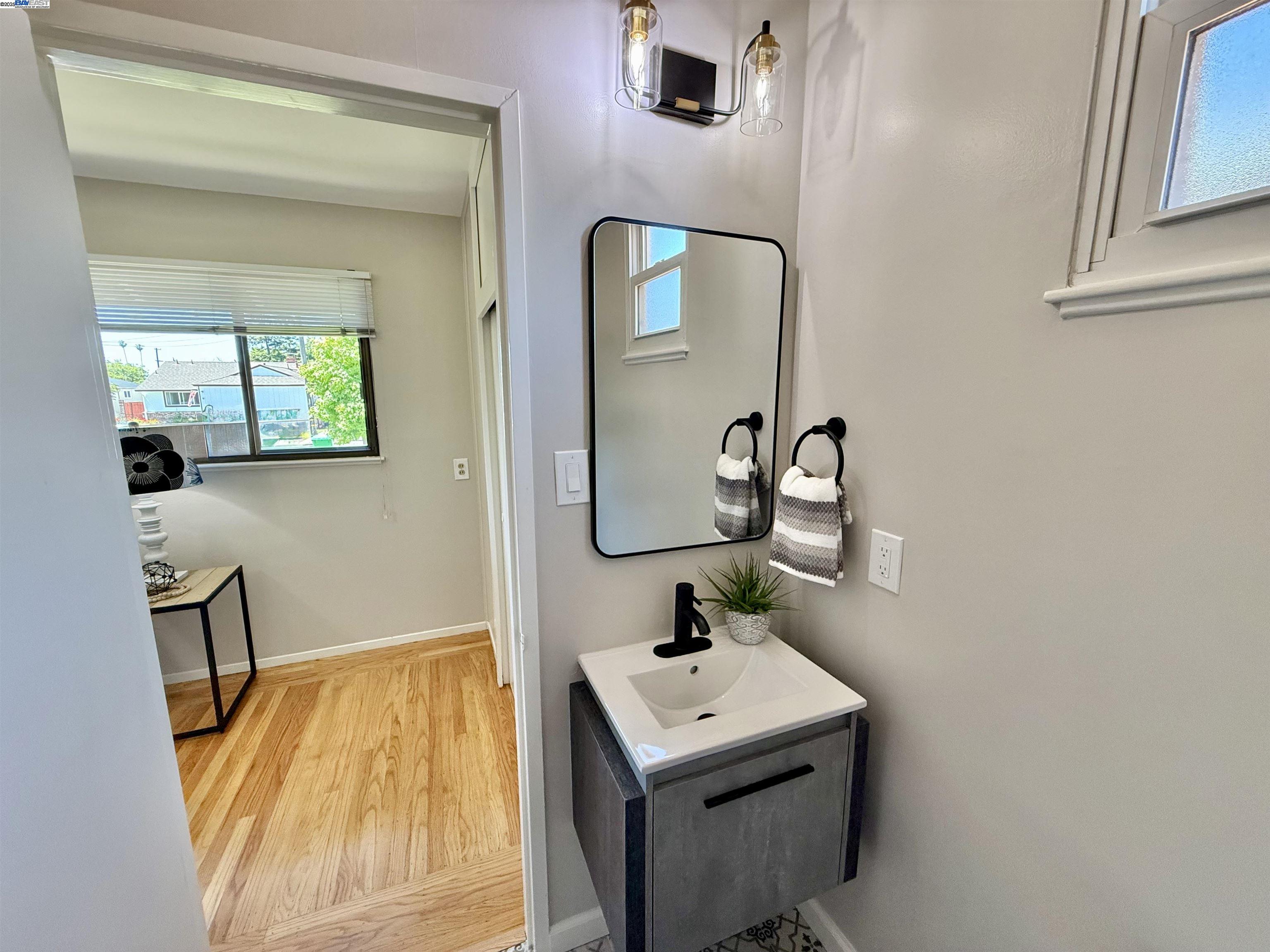 Detail Gallery Image 35 of 47 For 15966 Saint Johns Dr, San Lorenzo,  CA 94580 - 3 Beds | 2 Baths