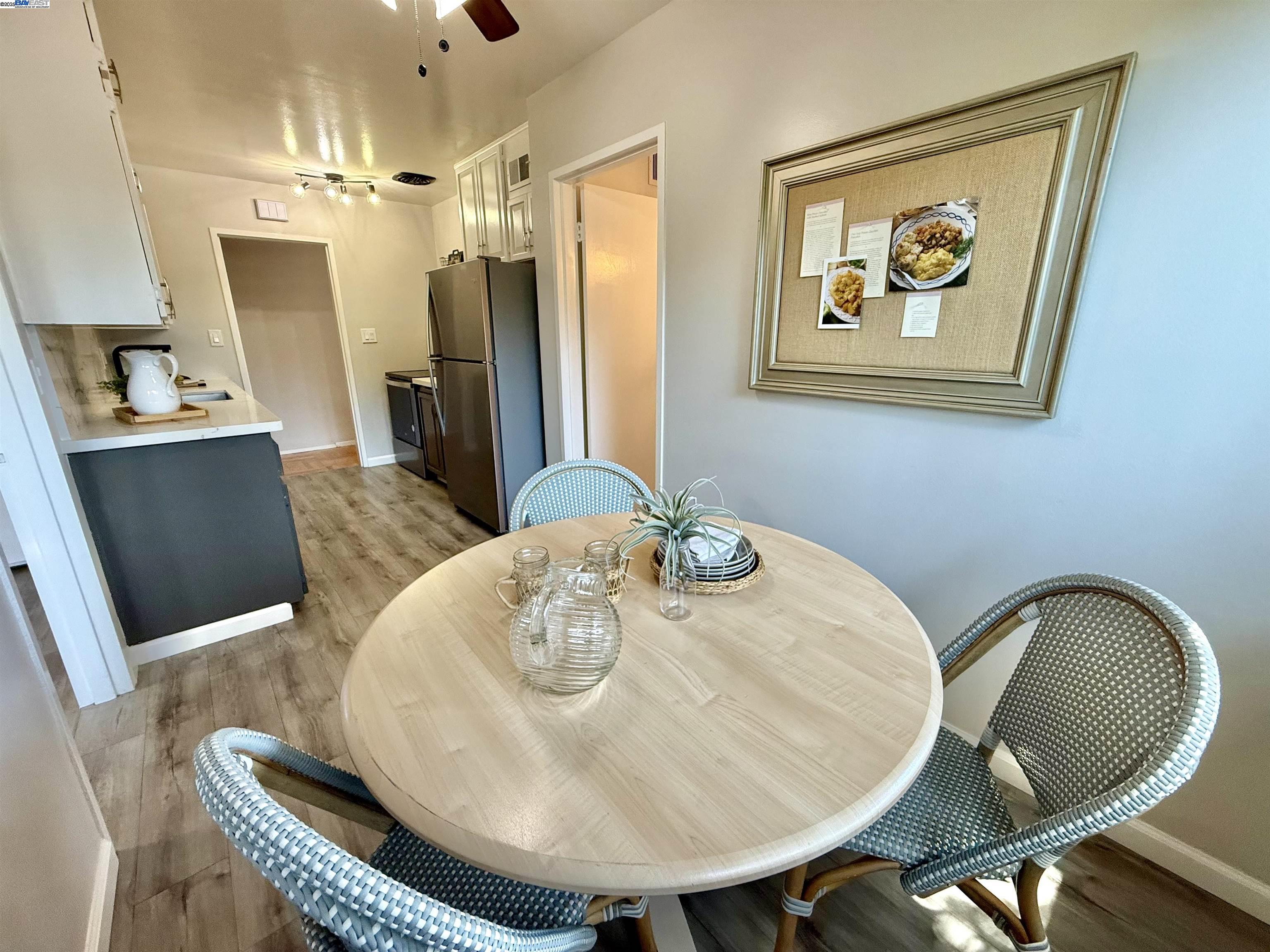 Detail Gallery Image 10 of 47 For 15966 Saint Johns Dr, San Lorenzo,  CA 94580 - 3 Beds | 2 Baths