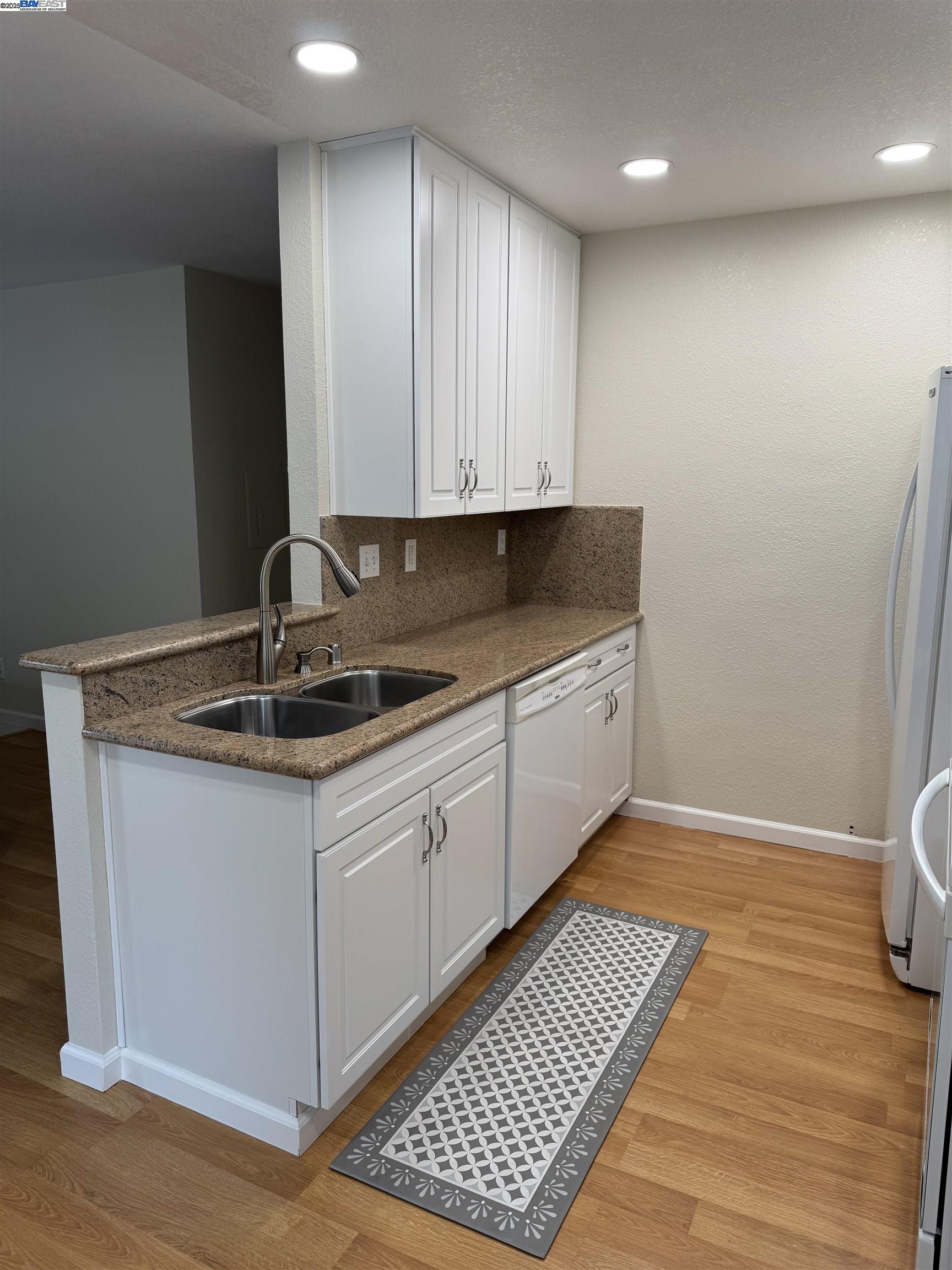 Detail Gallery Image 10 of 14 For 38556 Mary Ter, Fremont,  CA 94538 - 2 Beds | 2 Baths