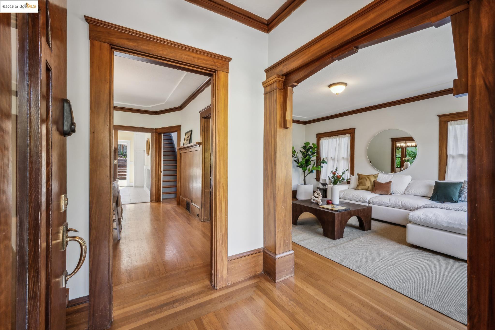 Detail Gallery Image 4 of 36 For 575 Kenmore Ave, Oakland,  CA 94610 - 3 Beds | 2 Baths