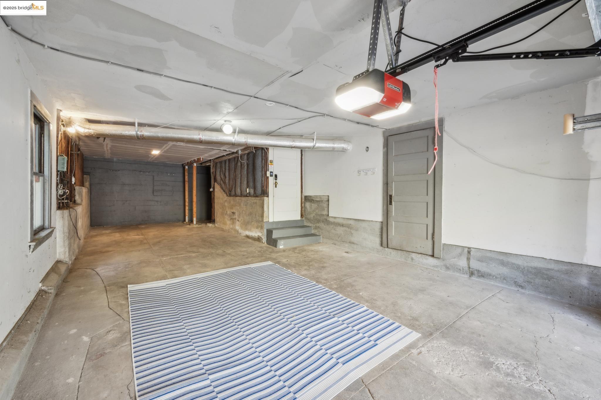 Detail Gallery Image 35 of 36 For 575 Kenmore Ave, Oakland,  CA 94610 - 3 Beds | 2 Baths