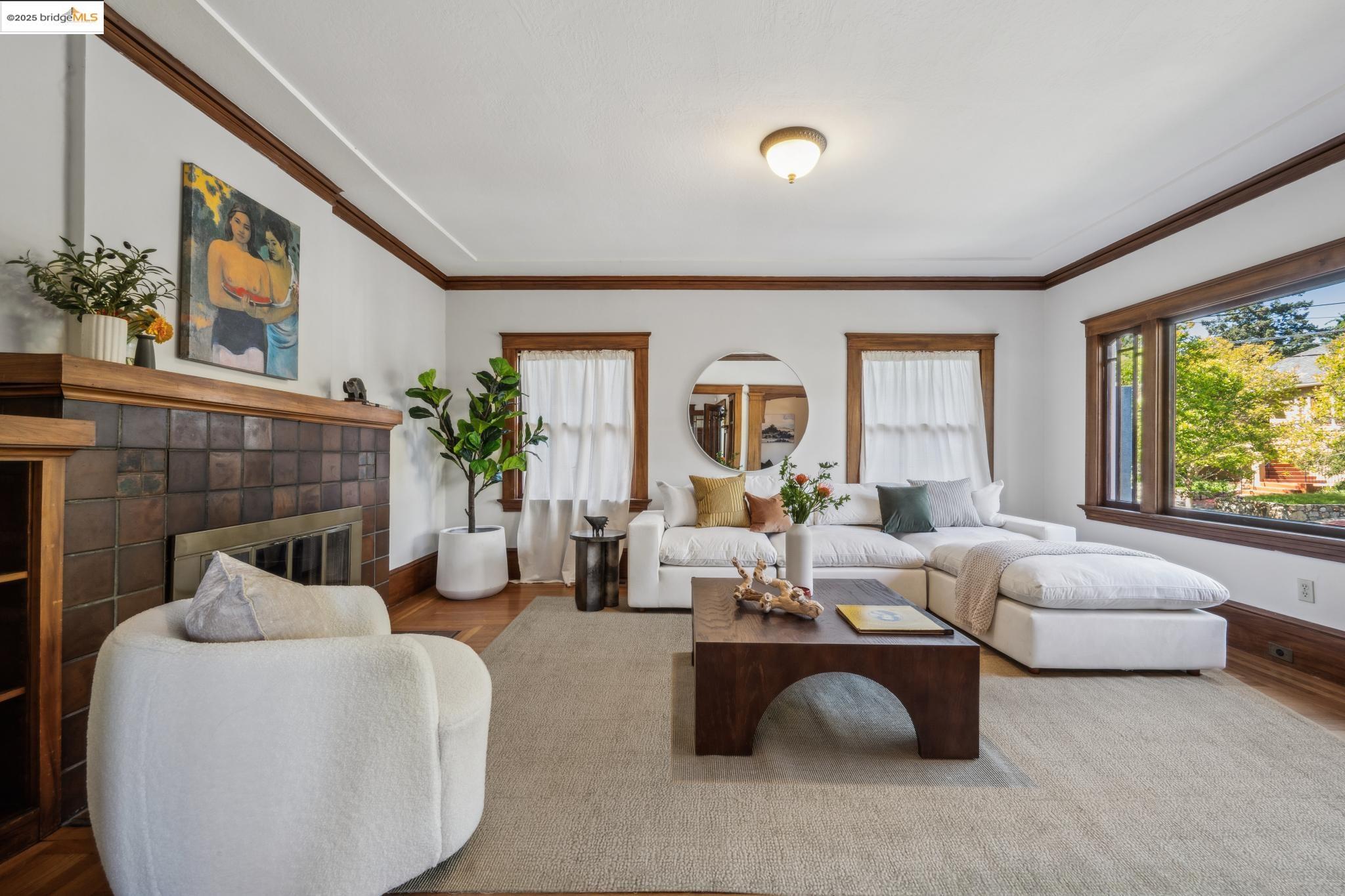 Detail Gallery Image 5 of 36 For 575 Kenmore Ave, Oakland,  CA 94610 - 3 Beds | 2 Baths