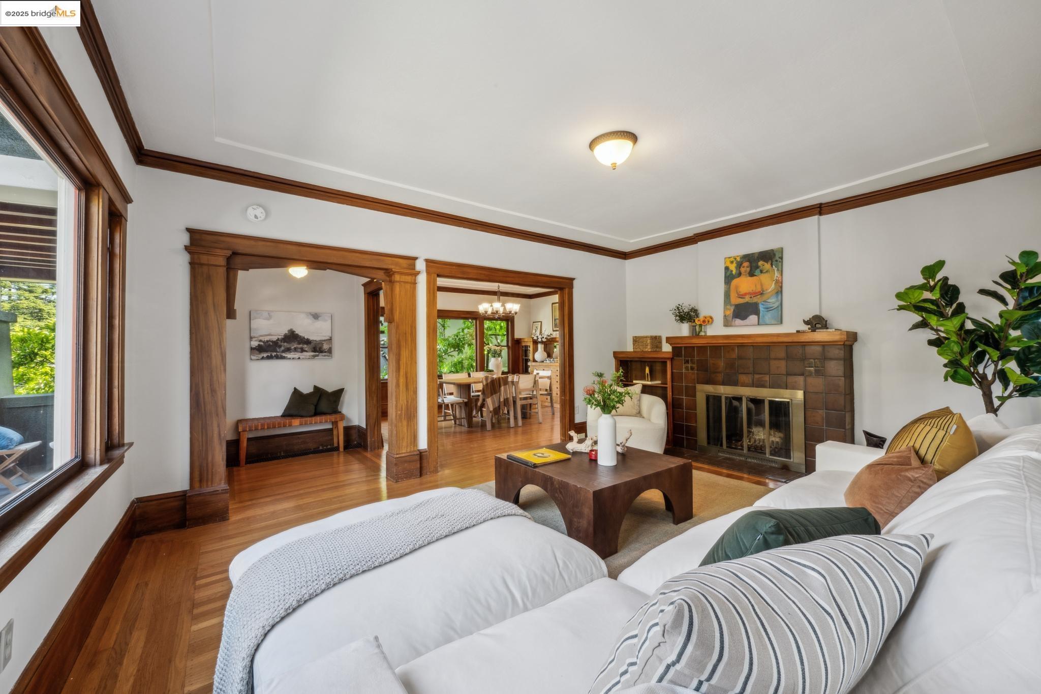 Detail Gallery Image 7 of 36 For 575 Kenmore Ave, Oakland,  CA 94610 - 3 Beds | 2 Baths