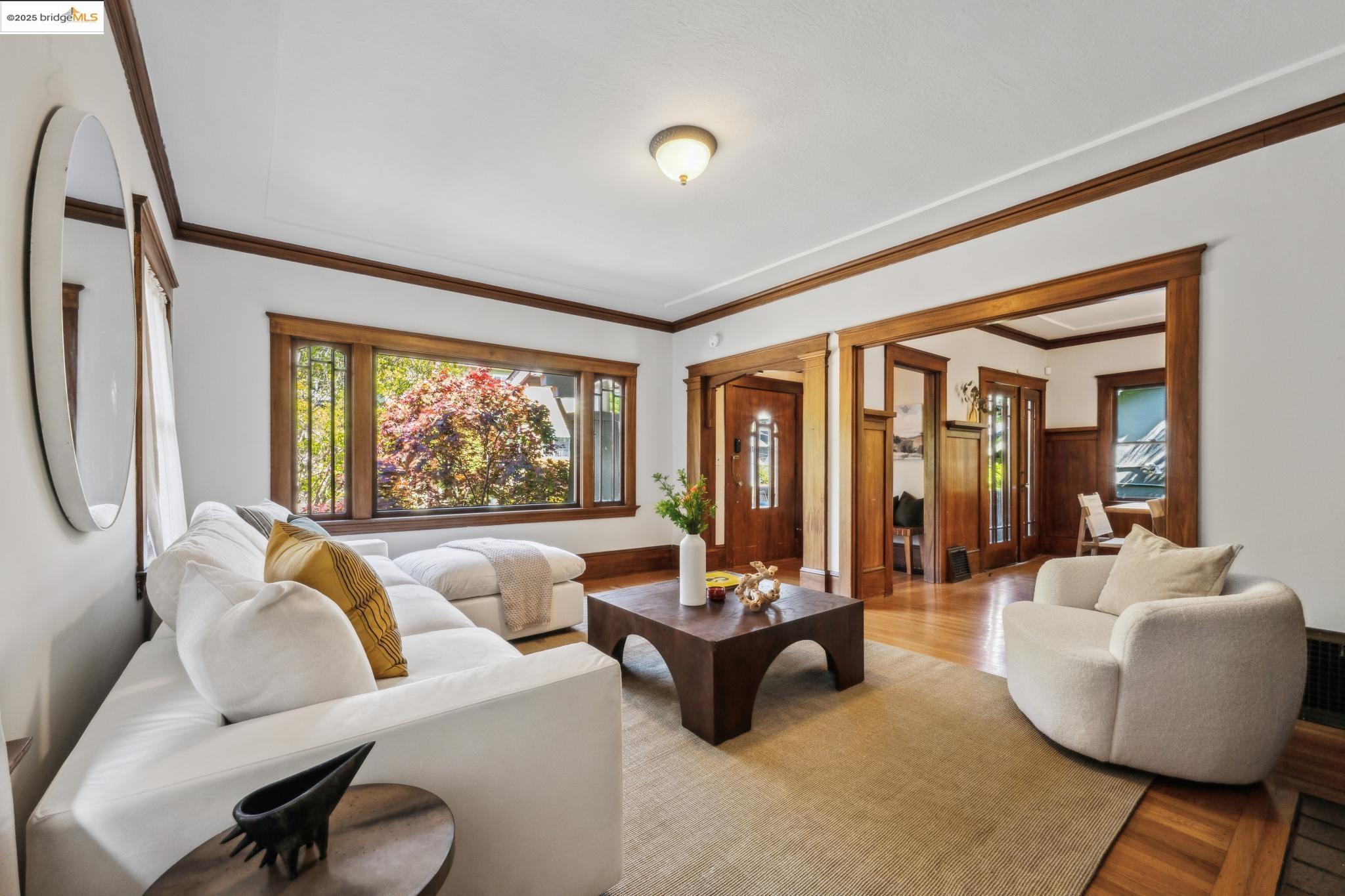 Detail Gallery Image 9 of 36 For 575 Kenmore Ave, Oakland,  CA 94610 - 3 Beds | 2 Baths
