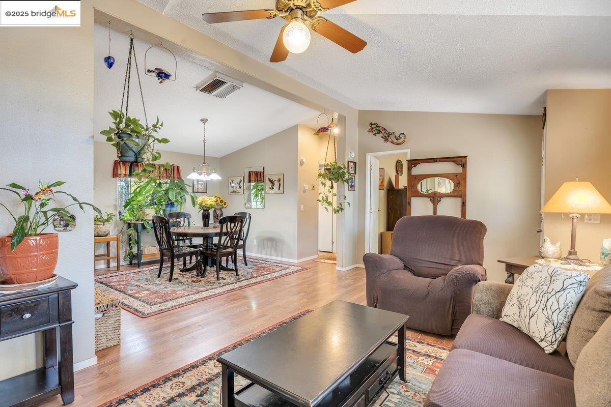 Detail Gallery Image 14 of 36 For 10975 N Airport Rd, Columbia,  CA 95361-0000 - 3 Beds | 2 Baths