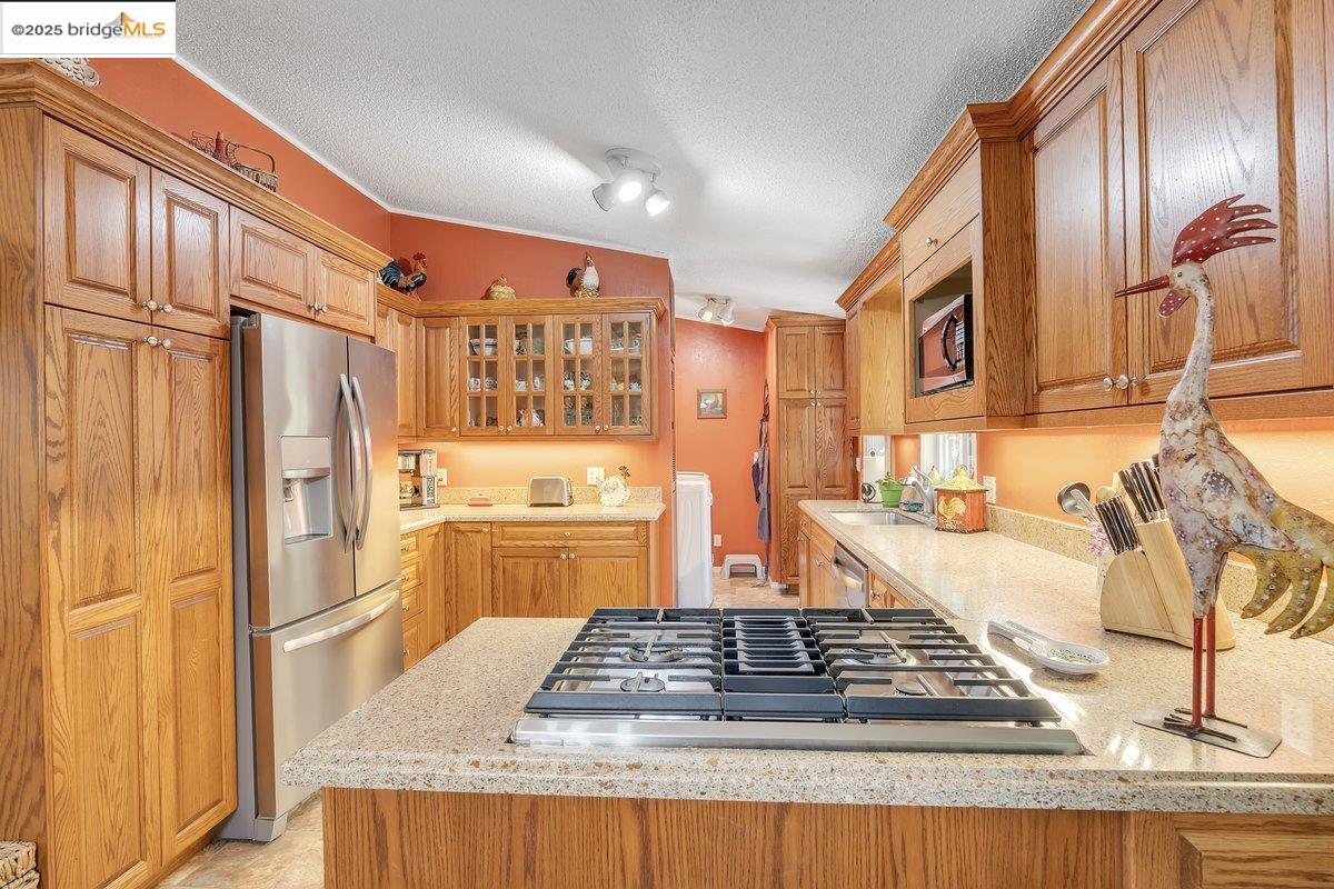 Detail Gallery Image 21 of 36 For 10975 N Airport Rd, Columbia,  CA 95361-0000 - 3 Beds | 2 Baths