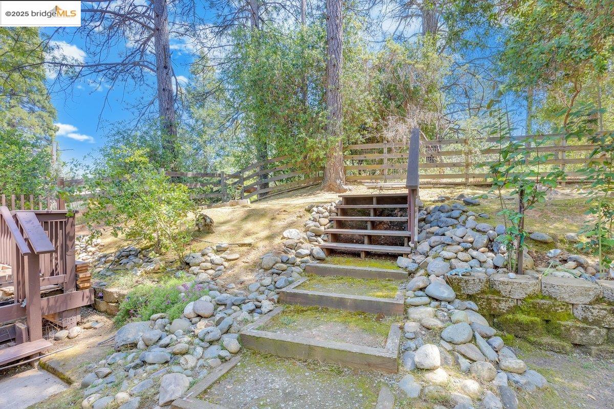 Detail Gallery Image 10 of 36 For 10975 N Airport Rd, Columbia,  CA 95361-0000 - 3 Beds | 2 Baths