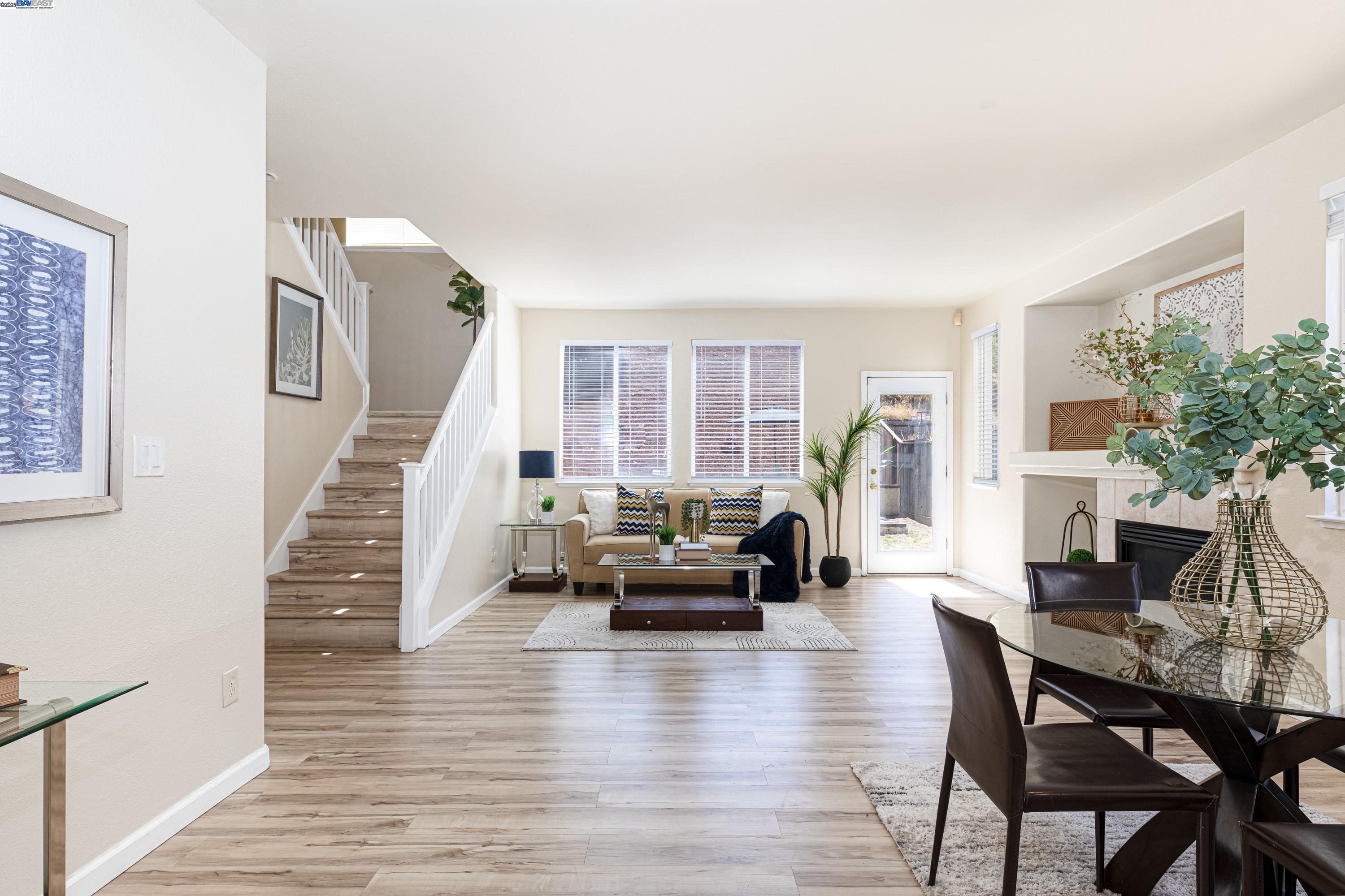Detail Gallery Image 2 of 29 For 193 Ridgeview Terrace, Hercules,  CA 94547 - 4 Beds | 3 Baths