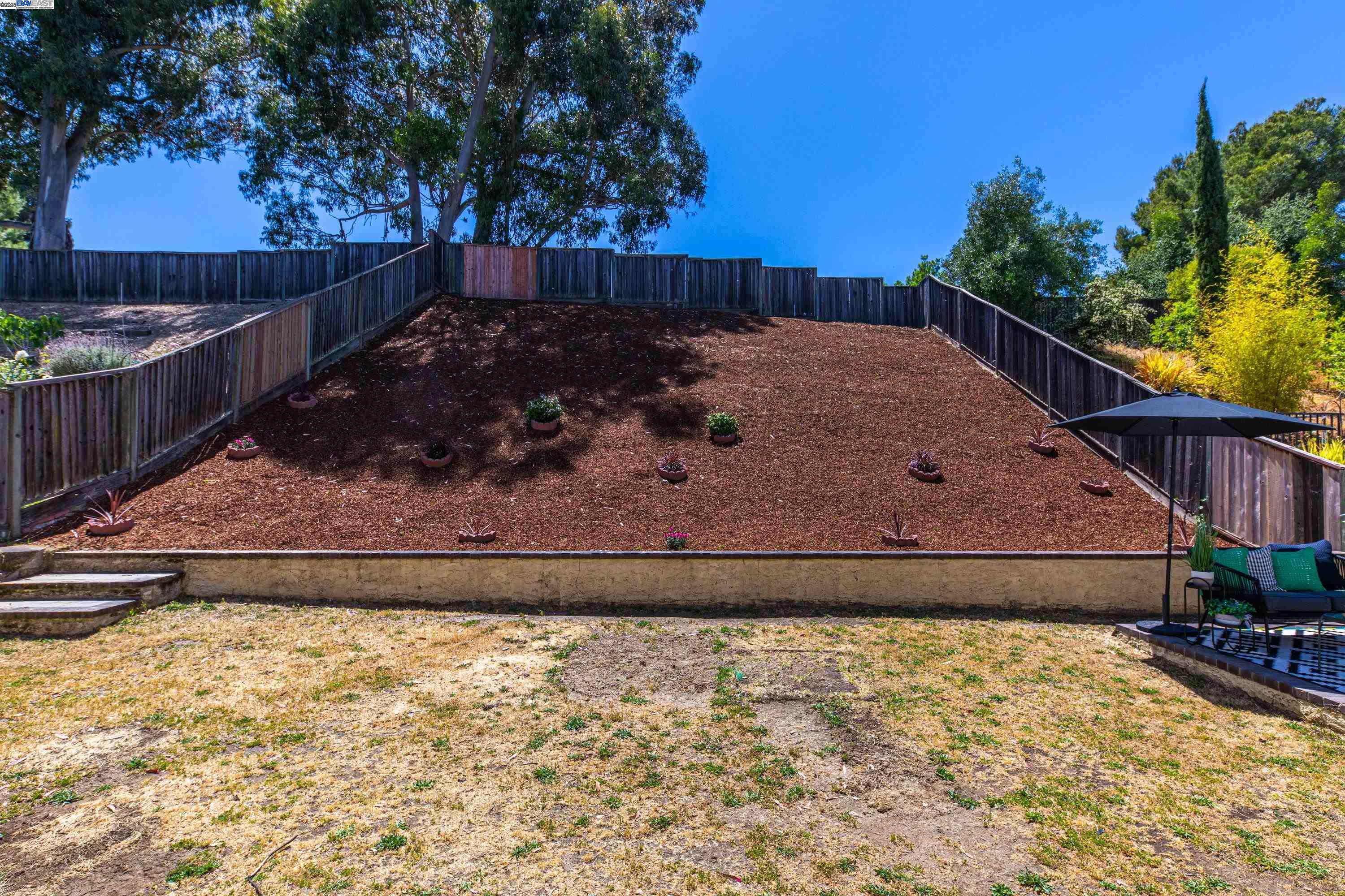 Detail Gallery Image 21 of 29 For 193 Ridgeview Terrace, Hercules,  CA 94547 - 4 Beds | 3 Baths