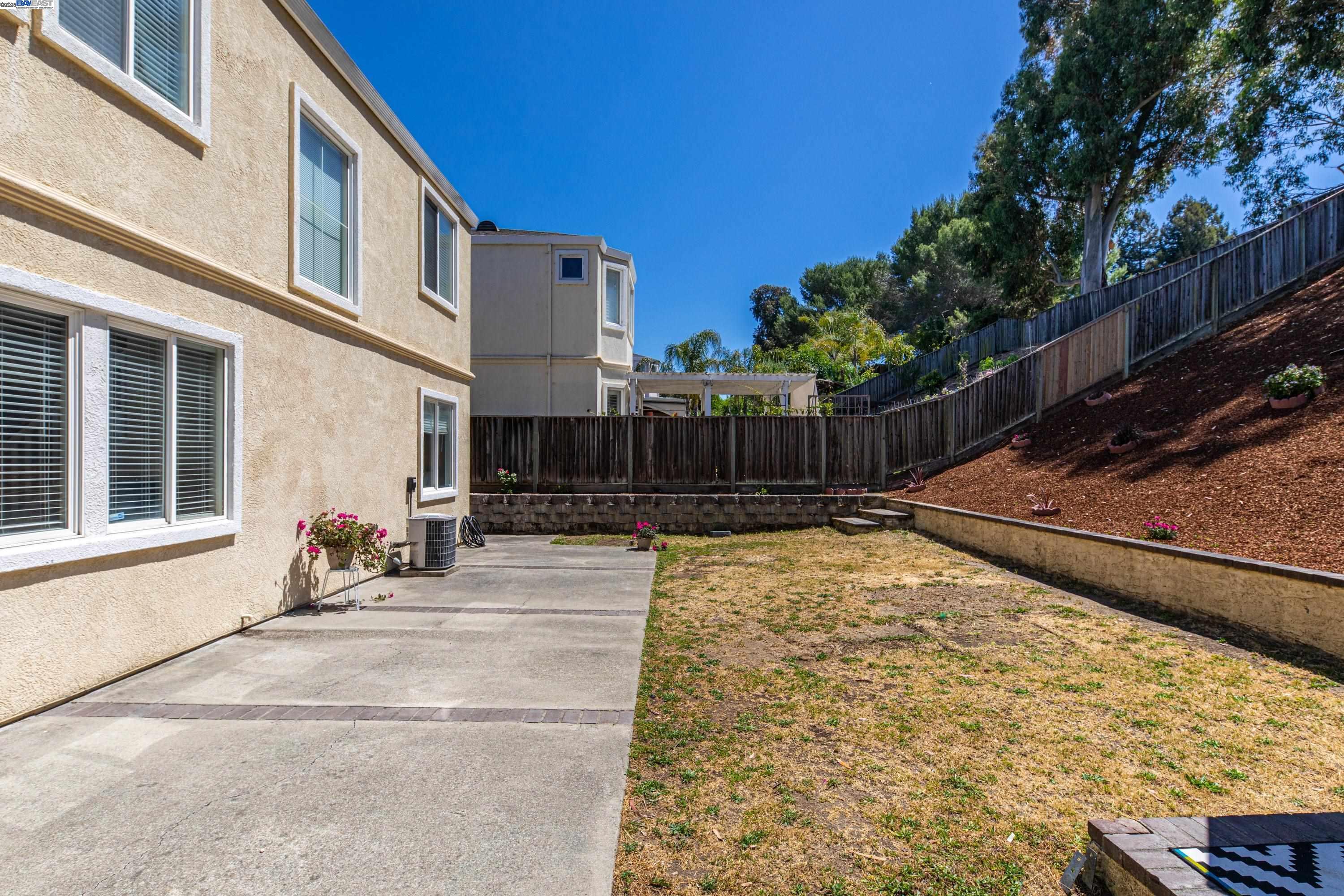 Detail Gallery Image 23 of 29 For 193 Ridgeview Terrace, Hercules,  CA 94547 - 4 Beds | 3 Baths
