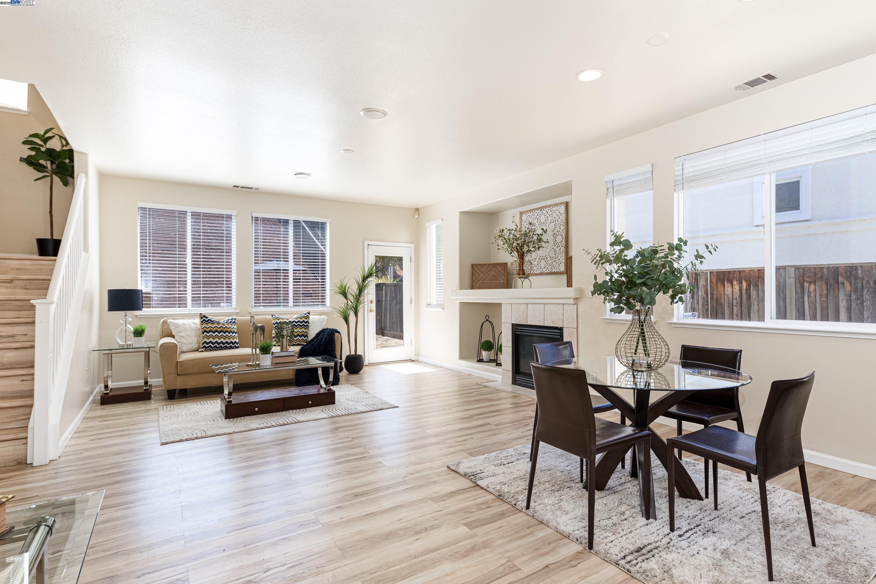 Detail Gallery Image 6 of 29 For 193 Ridgeview Terrace, Hercules,  CA 94547 - 4 Beds | 3 Baths