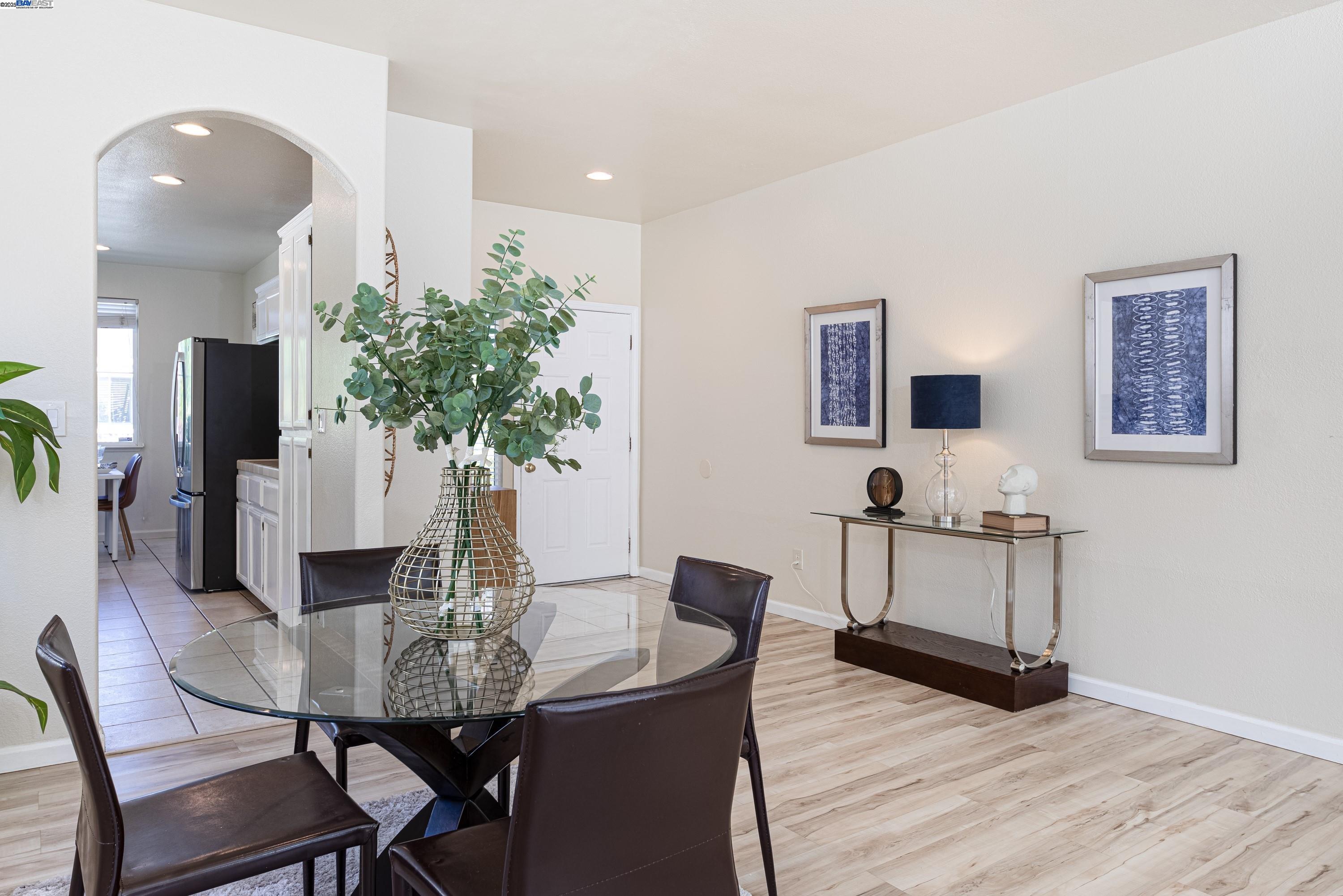 Detail Gallery Image 8 of 29 For 193 Ridgeview Terrace, Hercules,  CA 94547 - 4 Beds | 3 Baths