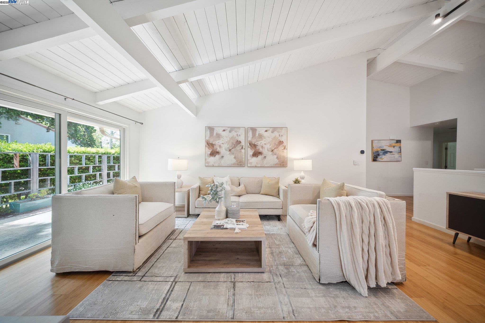 More Details about MLS # 41095607 : 1385 CORTE MADERA