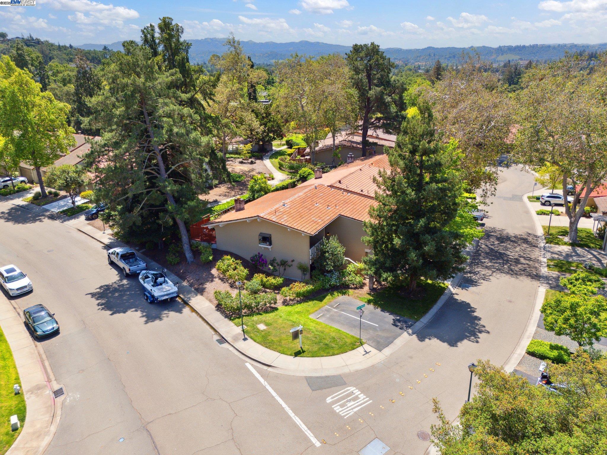Detail Gallery Image 39 of 46 For 1385 Corte Madera, Walnut Creek,  CA 94598 - 3 Beds | 2 Baths