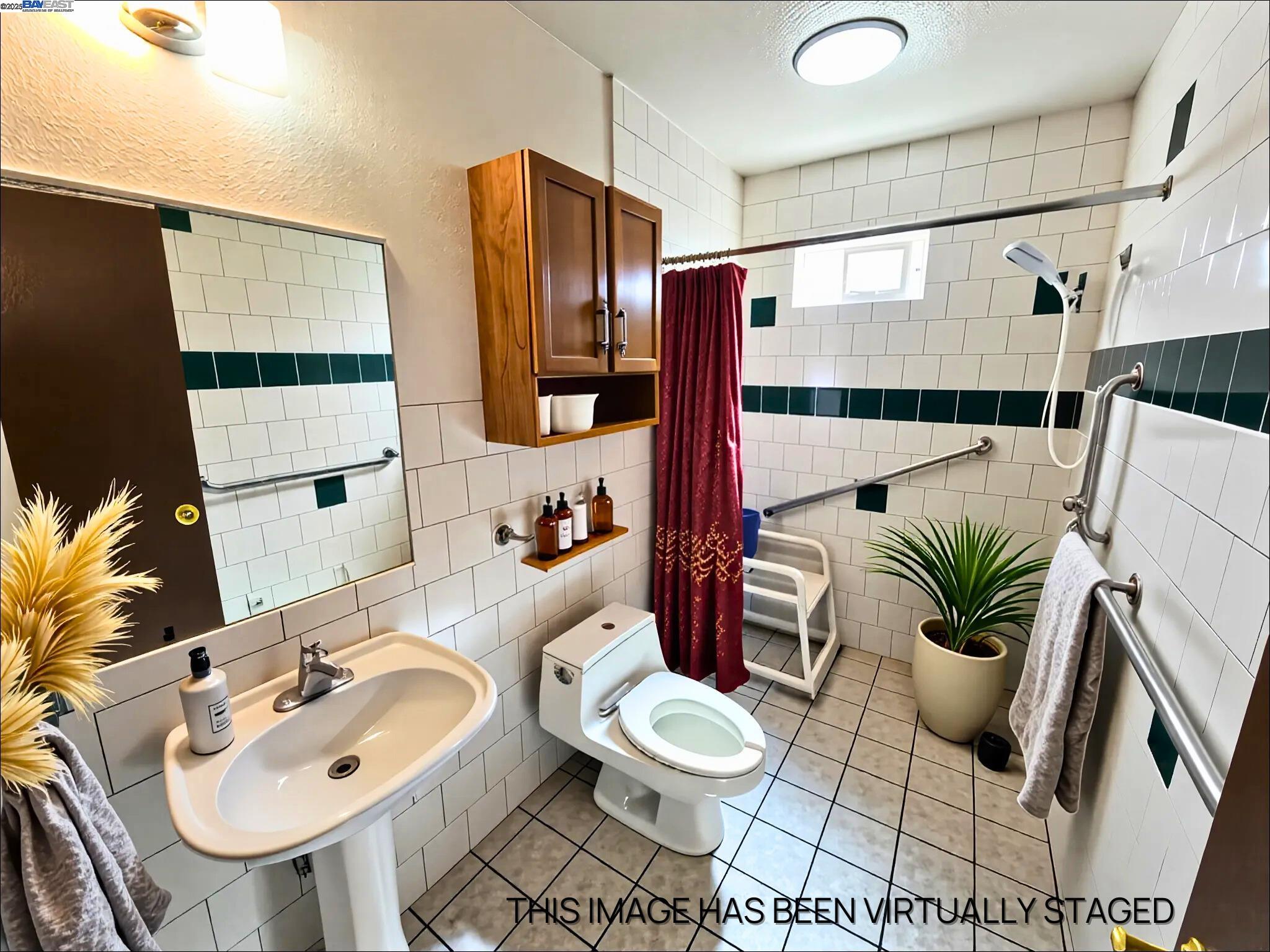 Detail Gallery Image 13 of 45 For 3025 Monticello Dr, Stockton,  CA 95209 - 5 Beds | 2 Baths