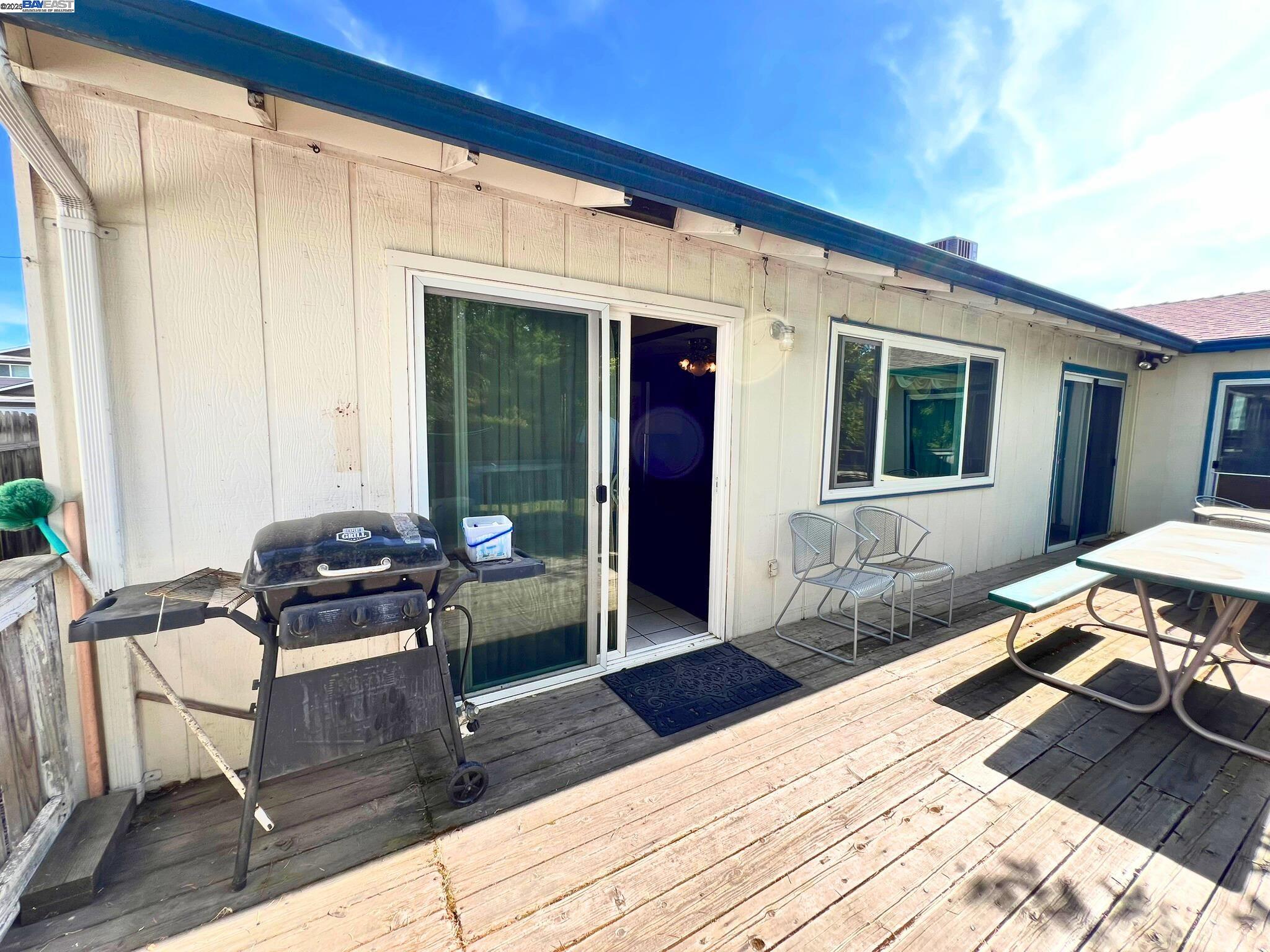 Detail Gallery Image 43 of 45 For 3025 Monticello Dr, Stockton,  CA 95209 - 5 Beds | 2 Baths