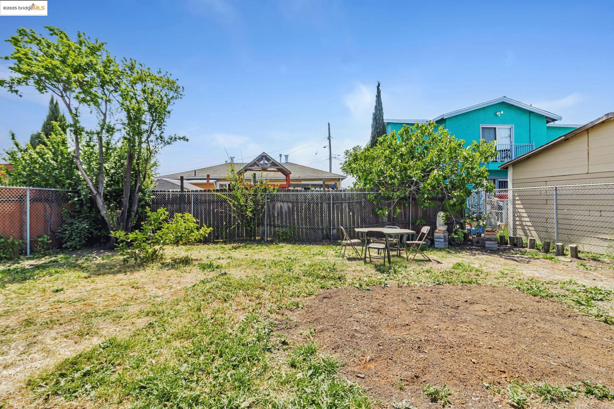 property-img