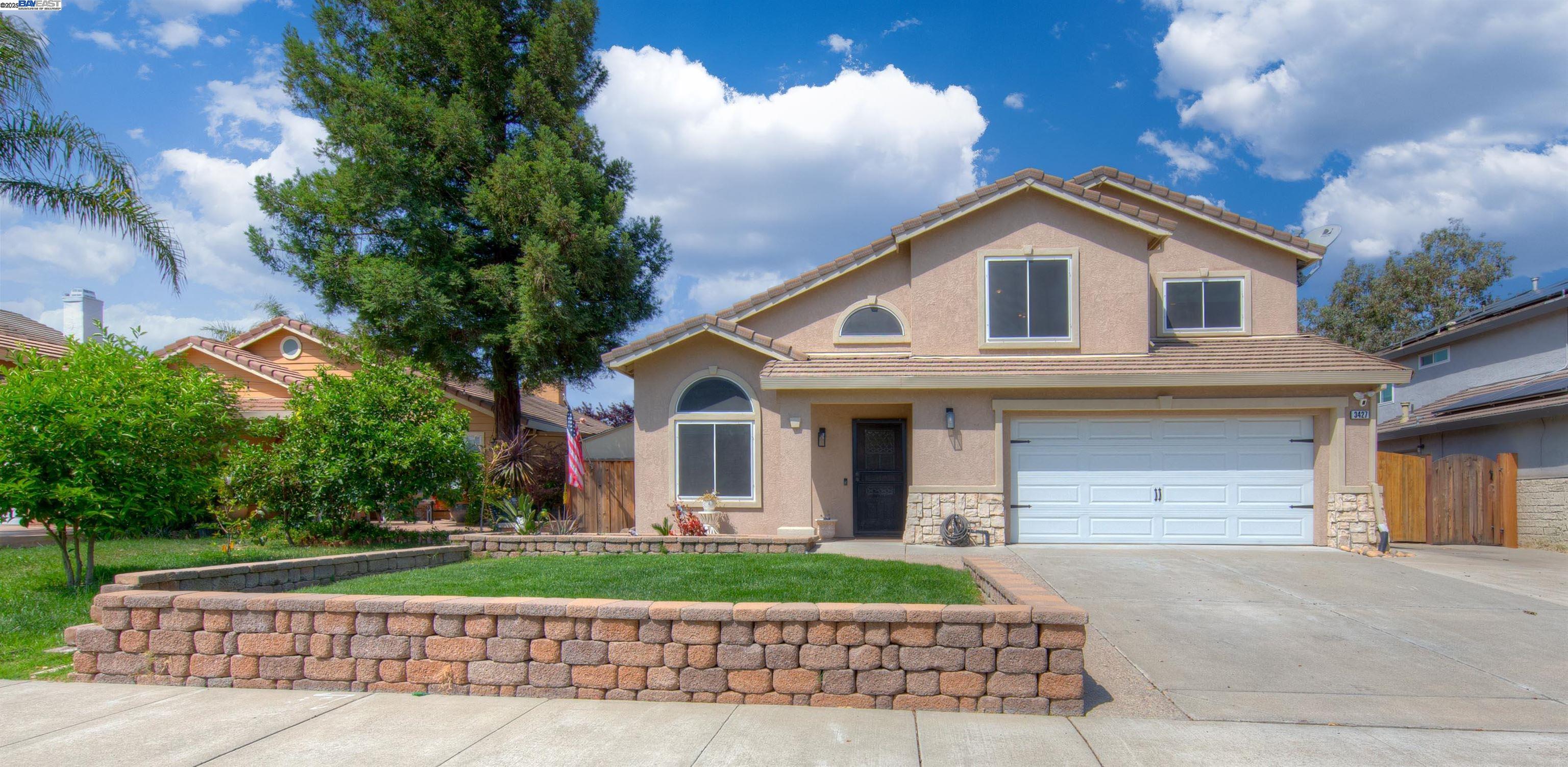 Detail Gallery Image 1 of 40 For 3427 Patch Ln, Tracy,  CA 95377 - 4 Beds | 2/1 Baths