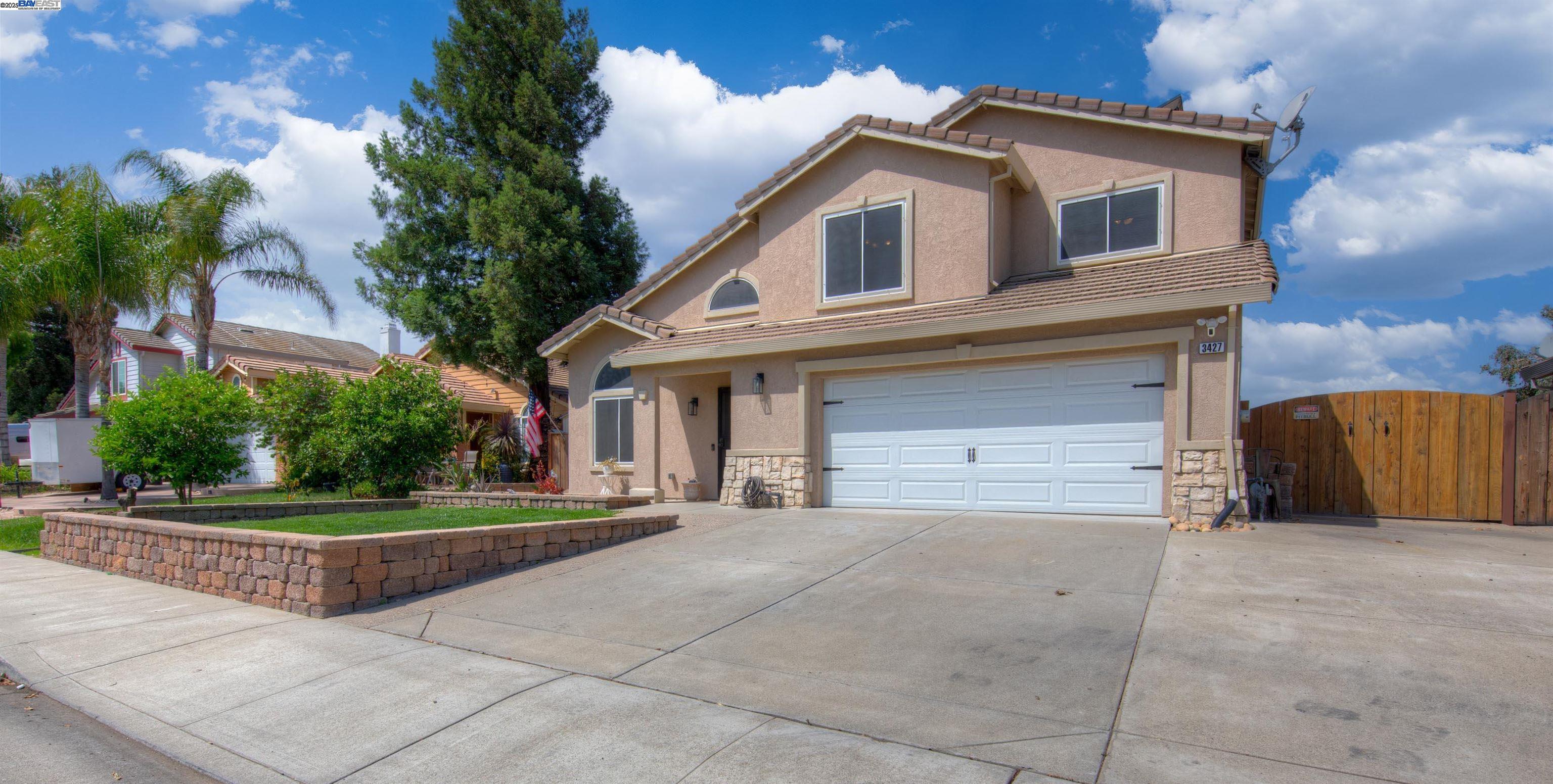 Detail Gallery Image 2 of 40 For 3427 Patch Ln, Tracy,  CA 95377 - 4 Beds | 2/1 Baths