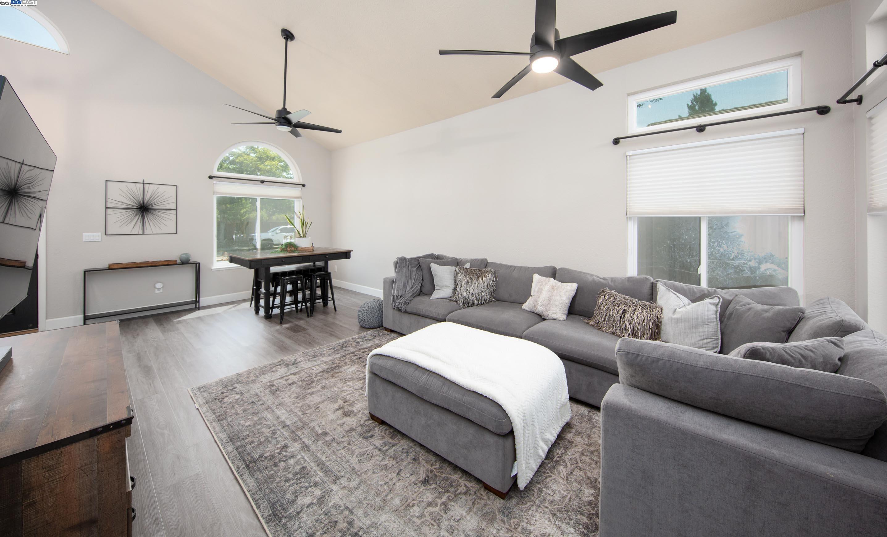 Detail Gallery Image 11 of 40 For 3427 Patch Ln, Tracy,  CA 95377 - 4 Beds | 2/1 Baths