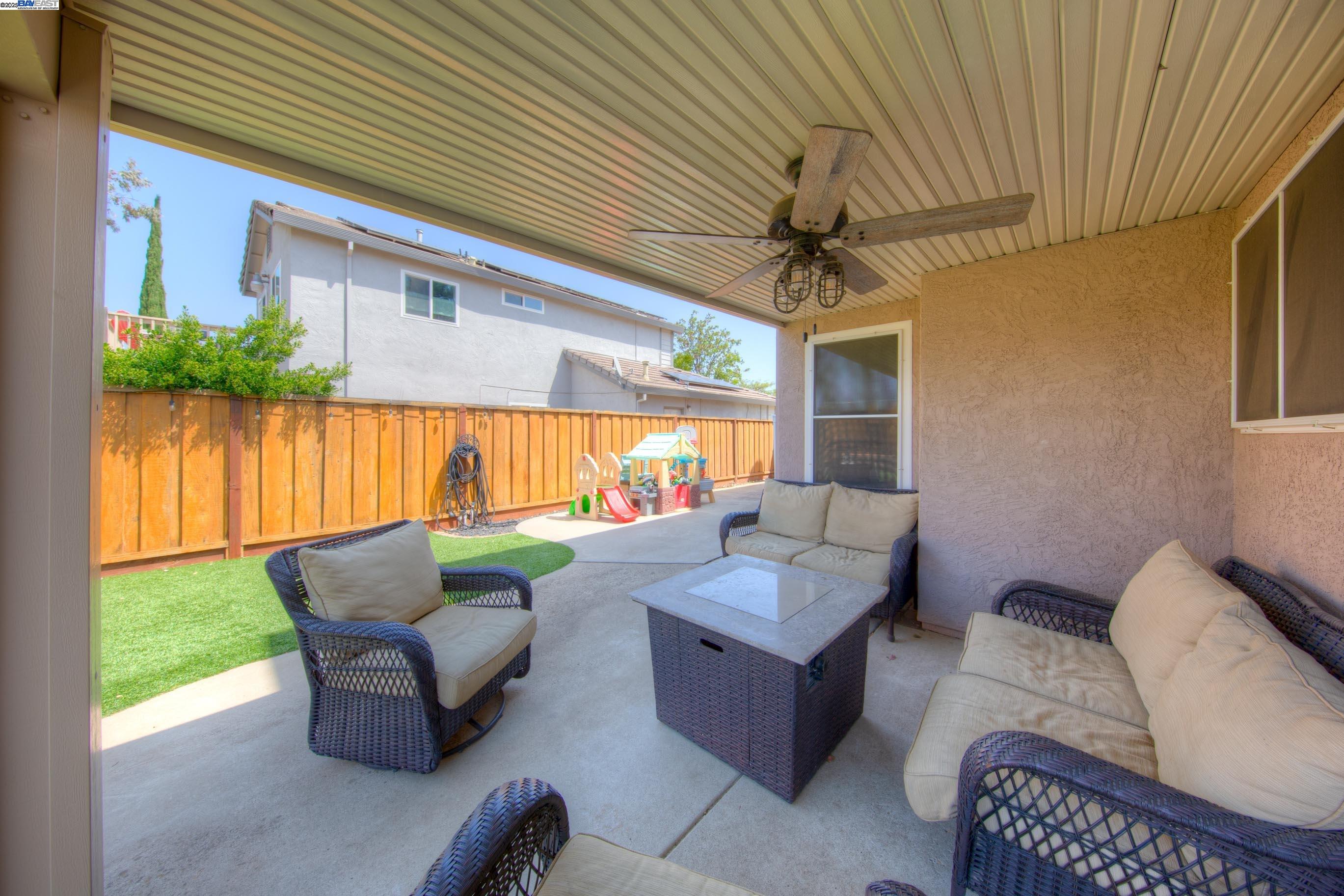 Detail Gallery Image 27 of 40 For 3427 Patch Ln, Tracy,  CA 95377 - 4 Beds | 2/1 Baths