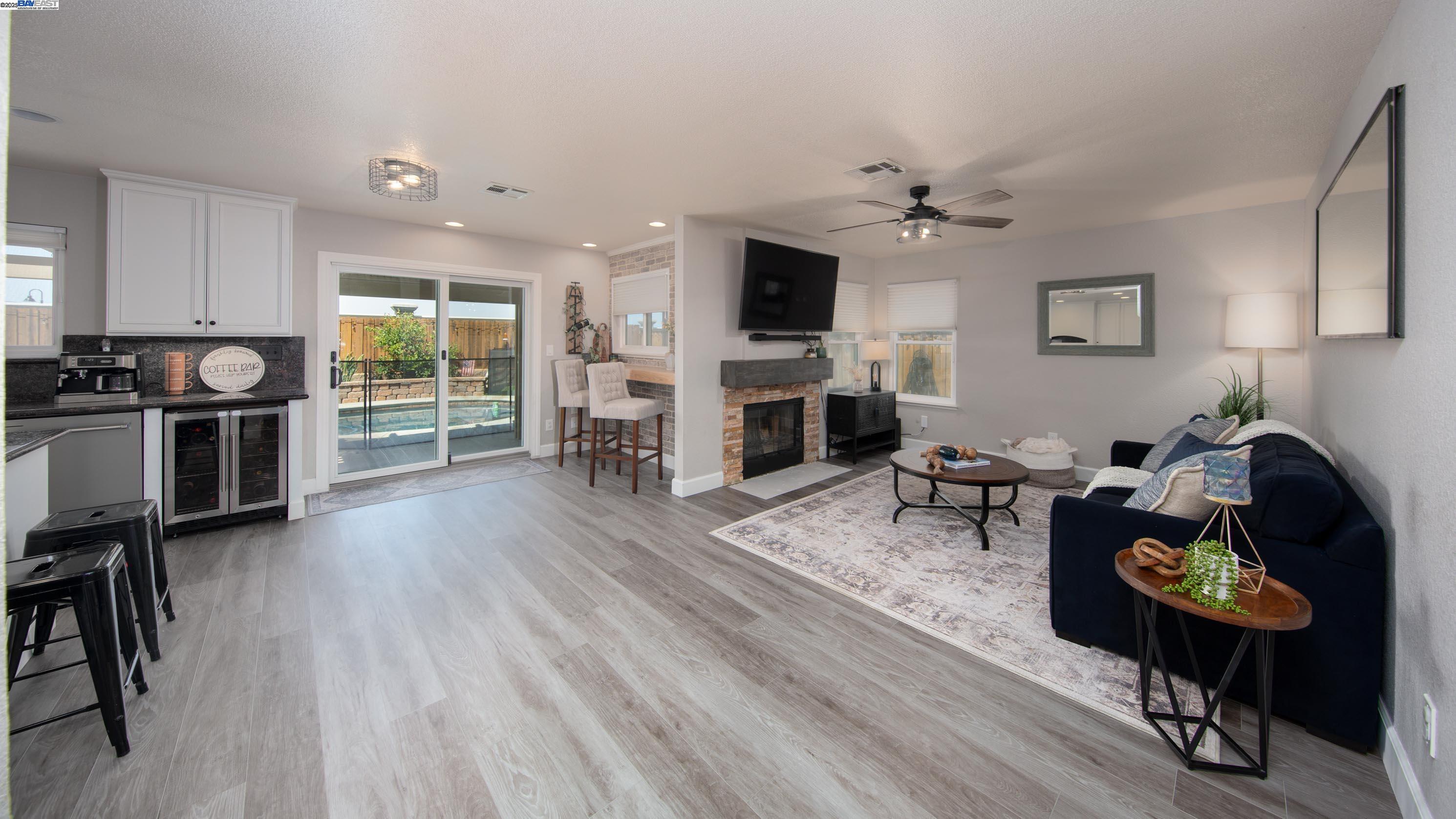 Detail Gallery Image 5 of 40 For 3427 Patch Ln, Tracy,  CA 95377 - 4 Beds | 2/1 Baths