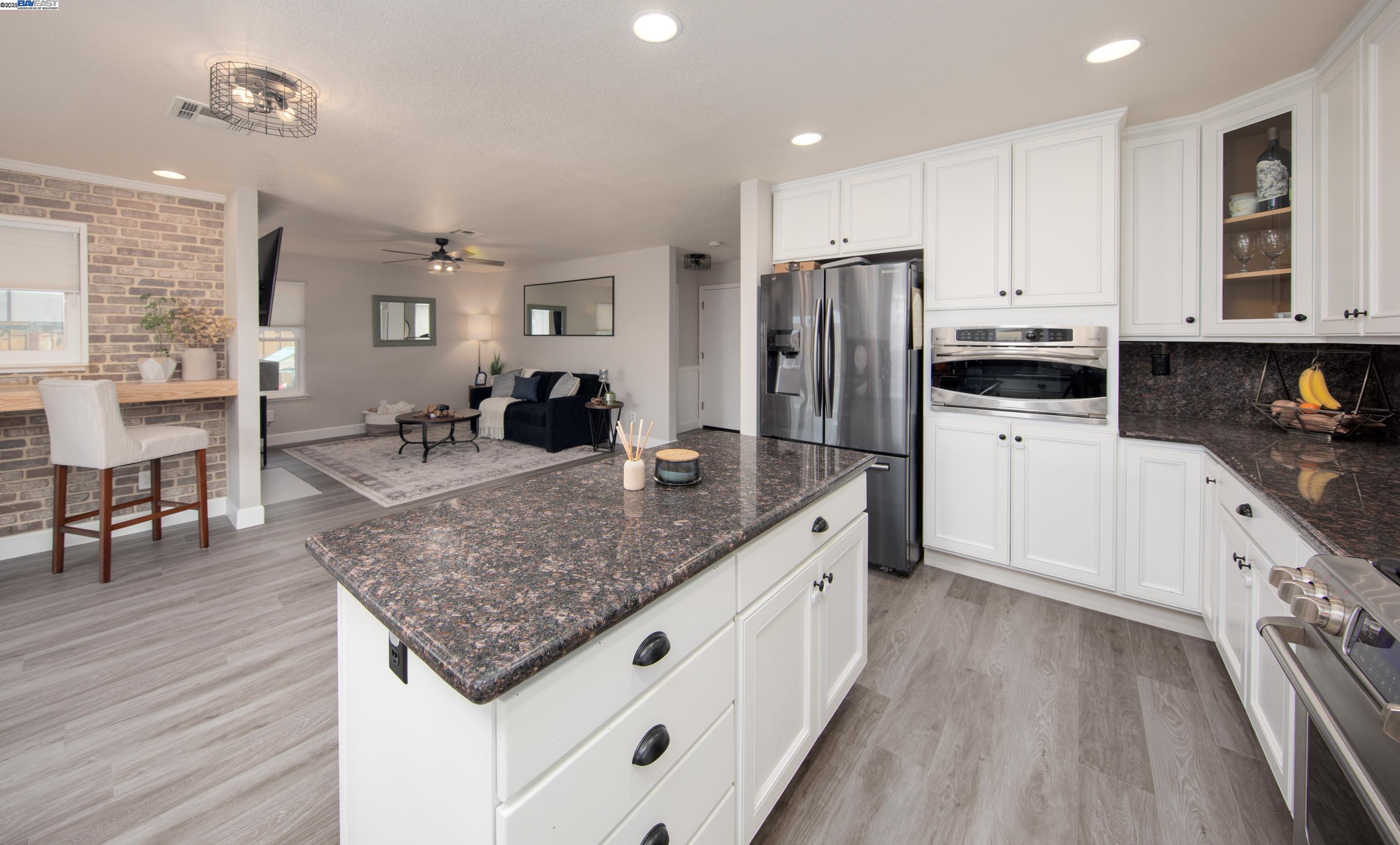 Detail Gallery Image 8 of 40 For 3427 Patch Ln, Tracy,  CA 95377 - 4 Beds | 2/1 Baths