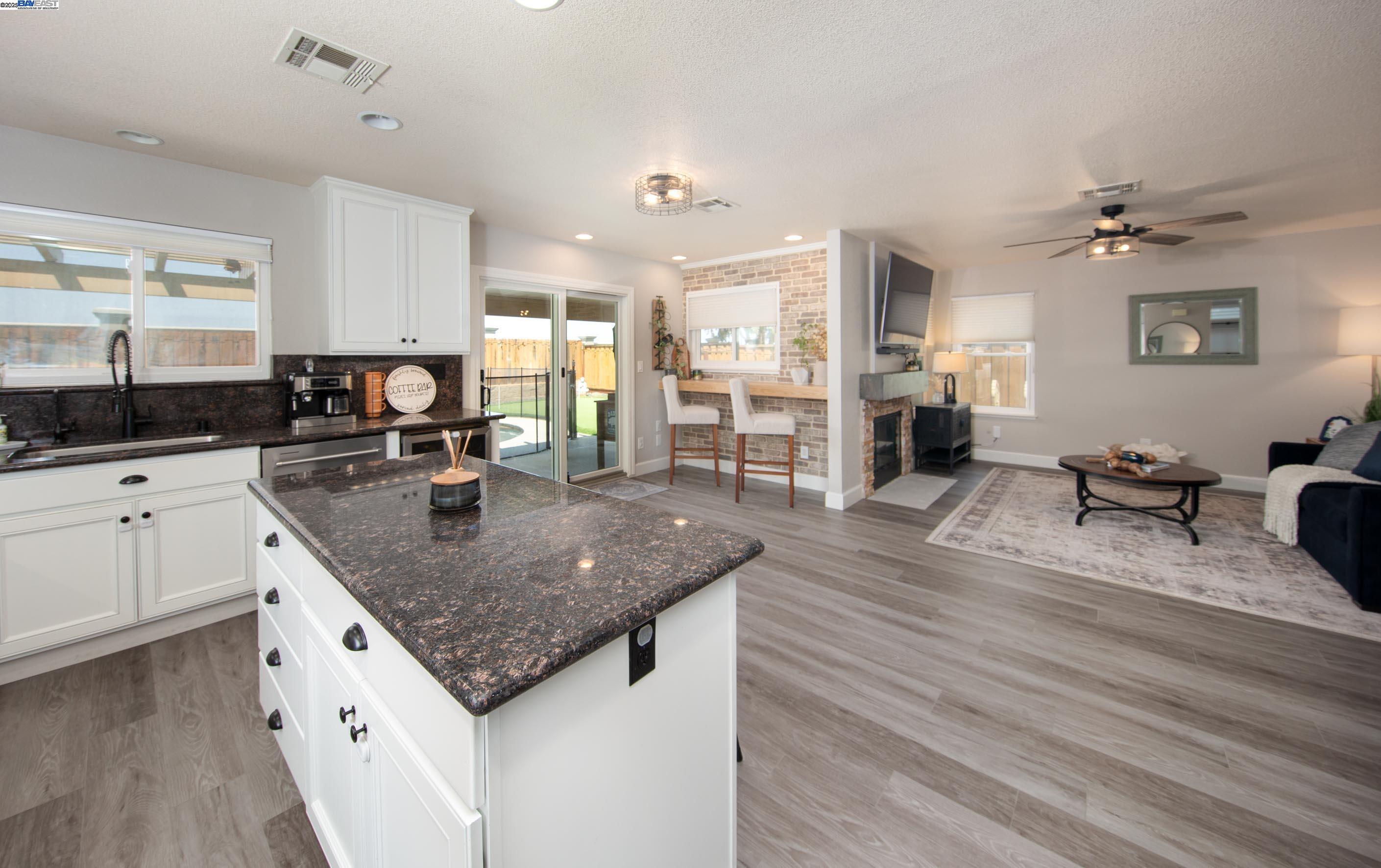 Detail Gallery Image 9 of 40 For 3427 Patch Ln, Tracy,  CA 95377 - 4 Beds | 2/1 Baths