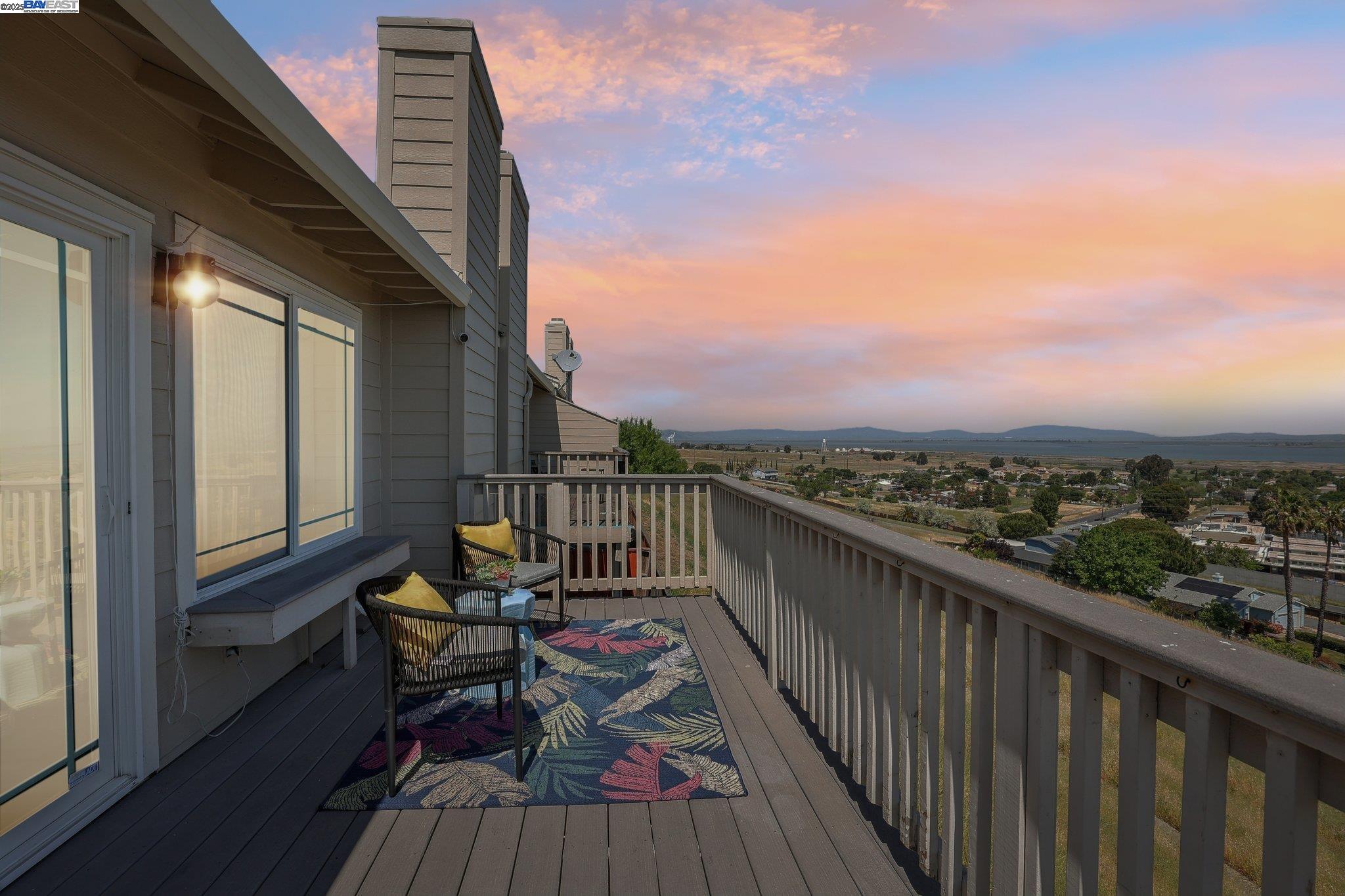 Detail Gallery Image 1 of 36 For 323 Rosemarie Pl, Bay Point,  CA 94565 - 3 Beds | 2/1 Baths