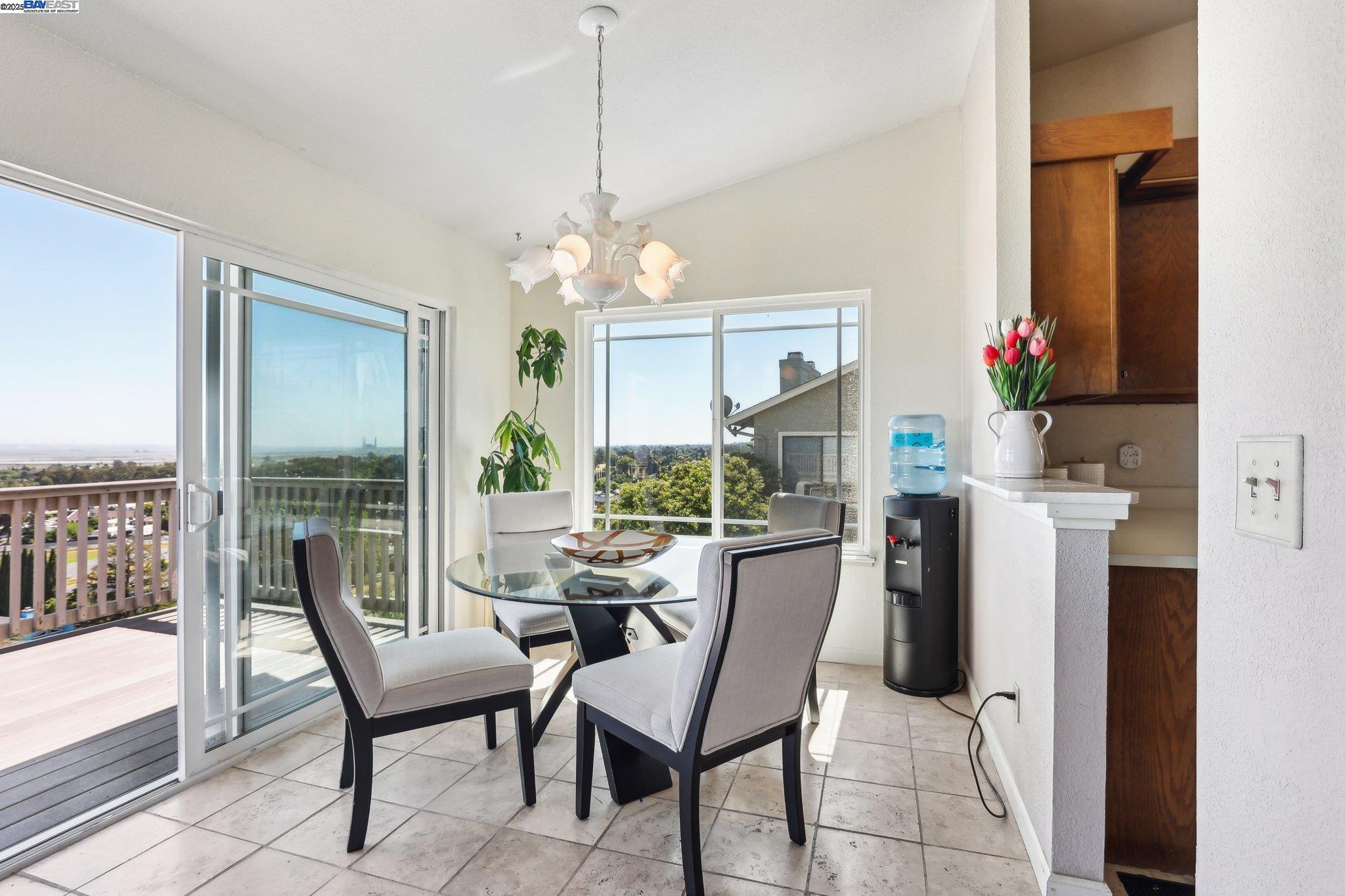 Detail Gallery Image 7 of 36 For 323 Rosemarie Pl, Bay Point,  CA 94565 - 3 Beds | 2/1 Baths